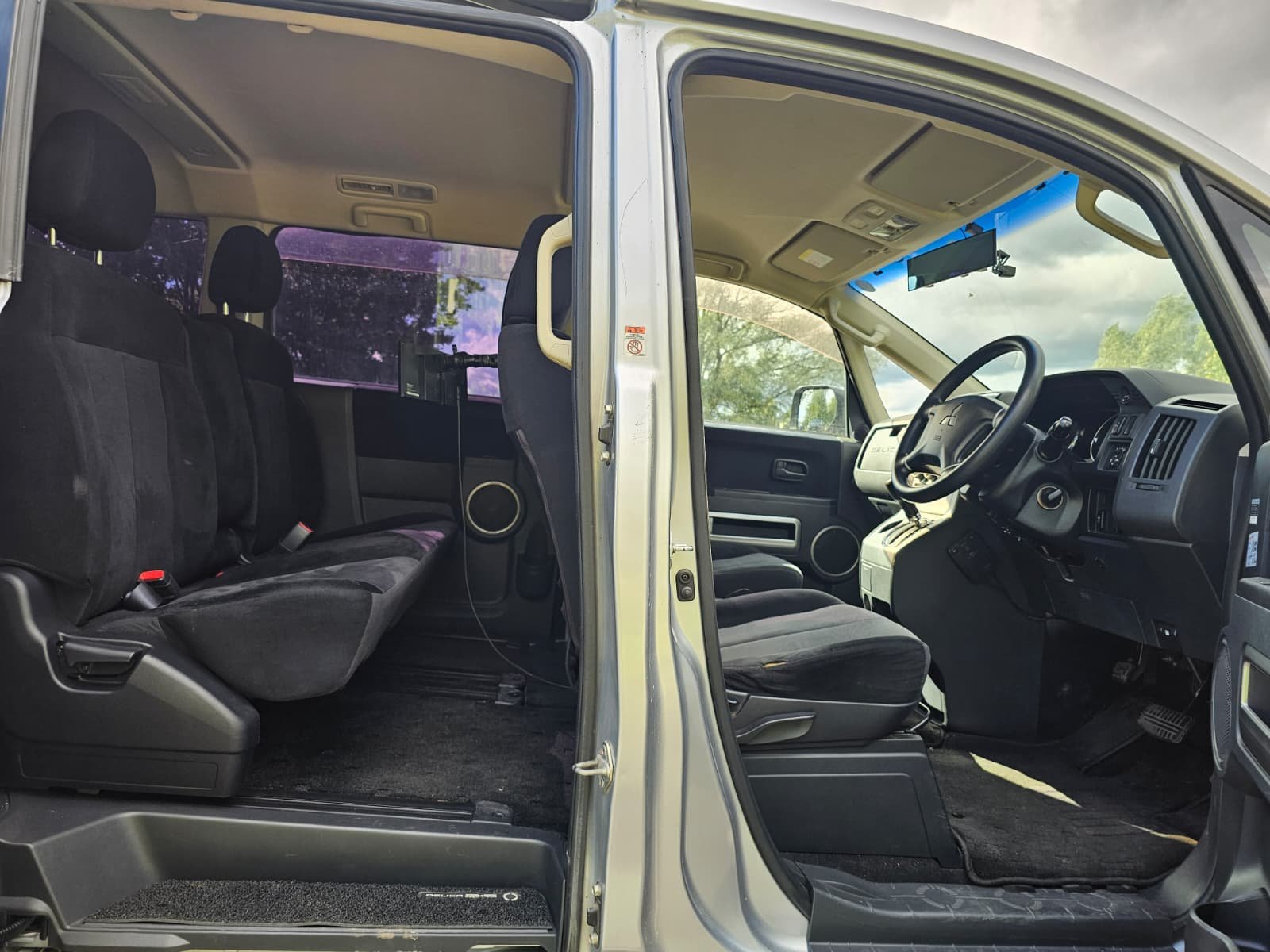 MITSUBISHI DELICA D5 Facelift 2.0L Auto 8 Seater MPV