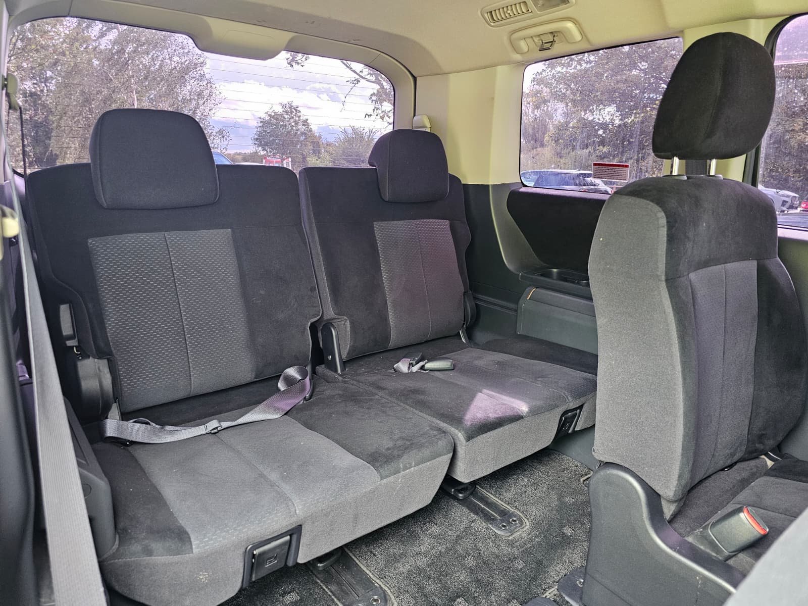 MITSUBISHI DELICA D5 Facelift 2.0L Auto 8 Seater MPV