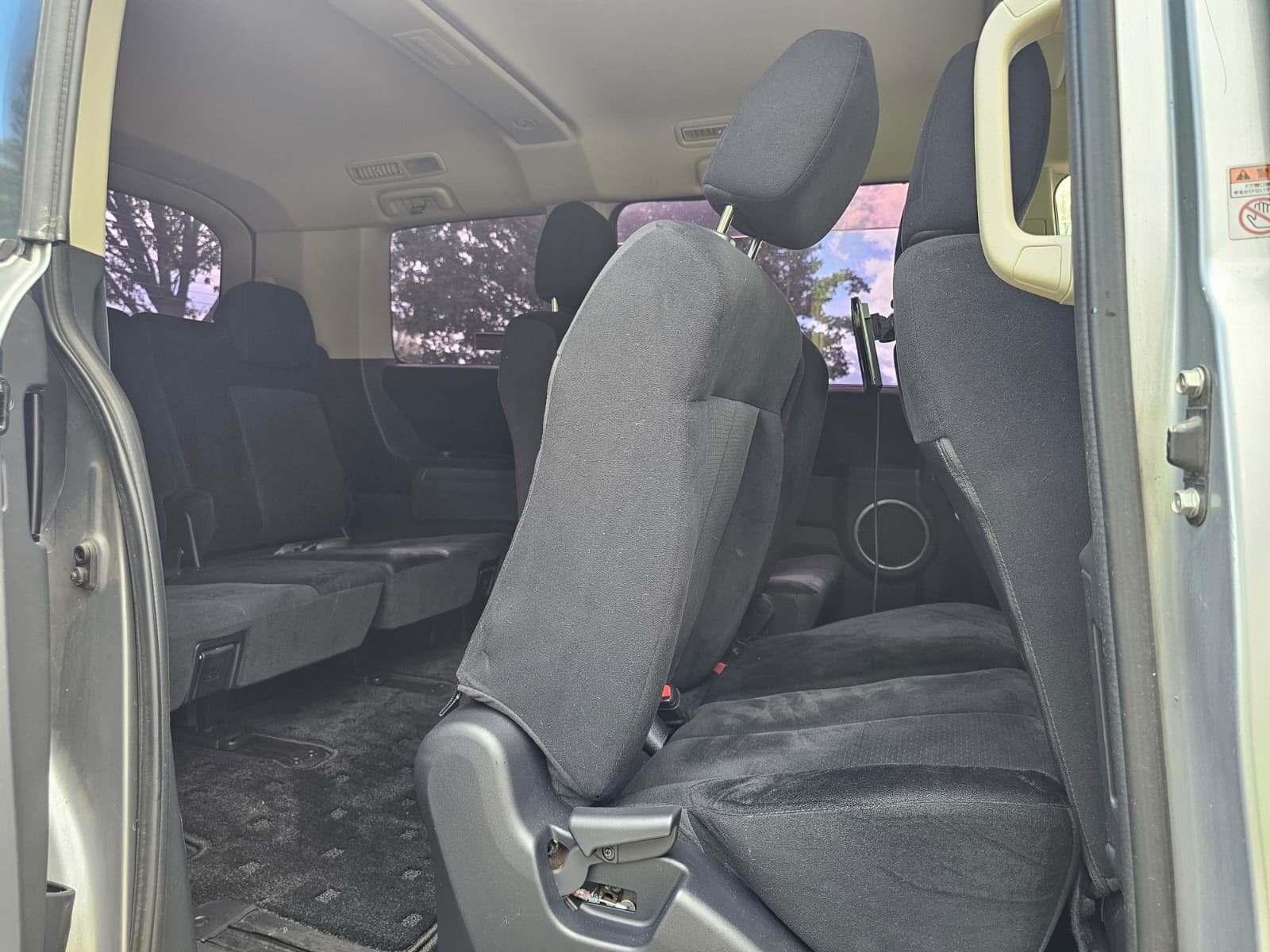 MITSUBISHI DELICA D5 Facelift 2.0L Auto 8 Seater MPV