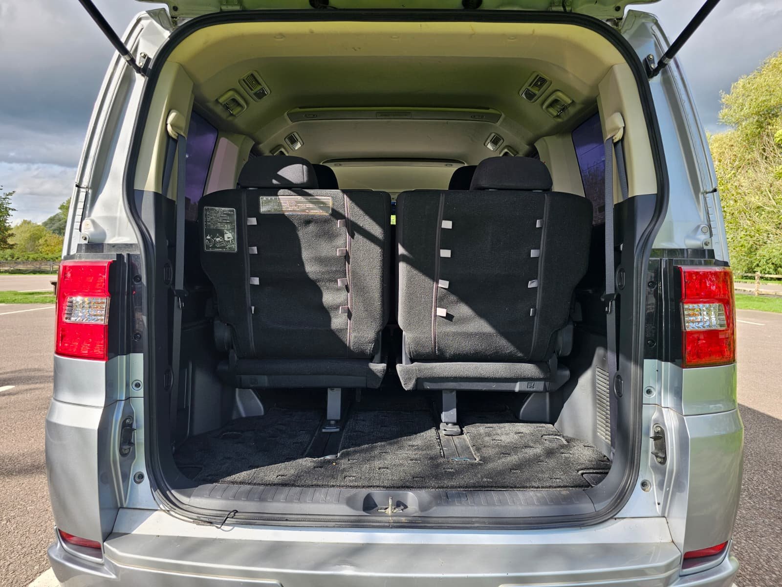 MITSUBISHI DELICA D5 Facelift 2.0L Auto 8 Seater MPV