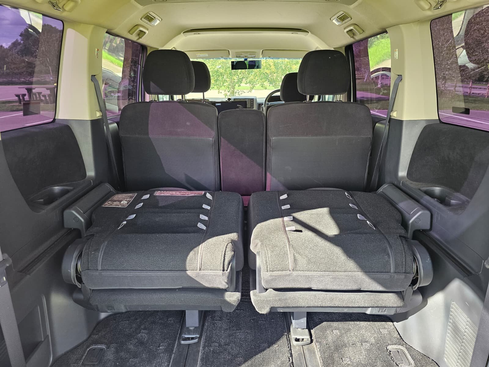 MITSUBISHI DELICA D5 Facelift 2.0L Auto 8 Seater MPV