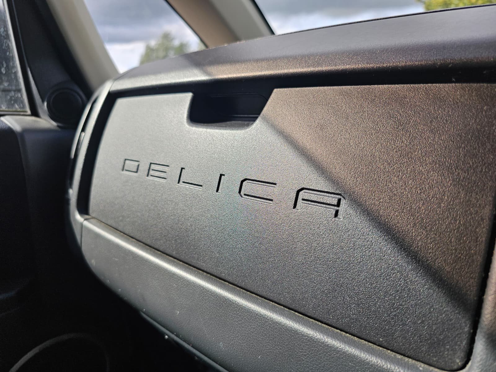 MITSUBISHI DELICA D5 Facelift 2.0L Auto 8 Seater MPV