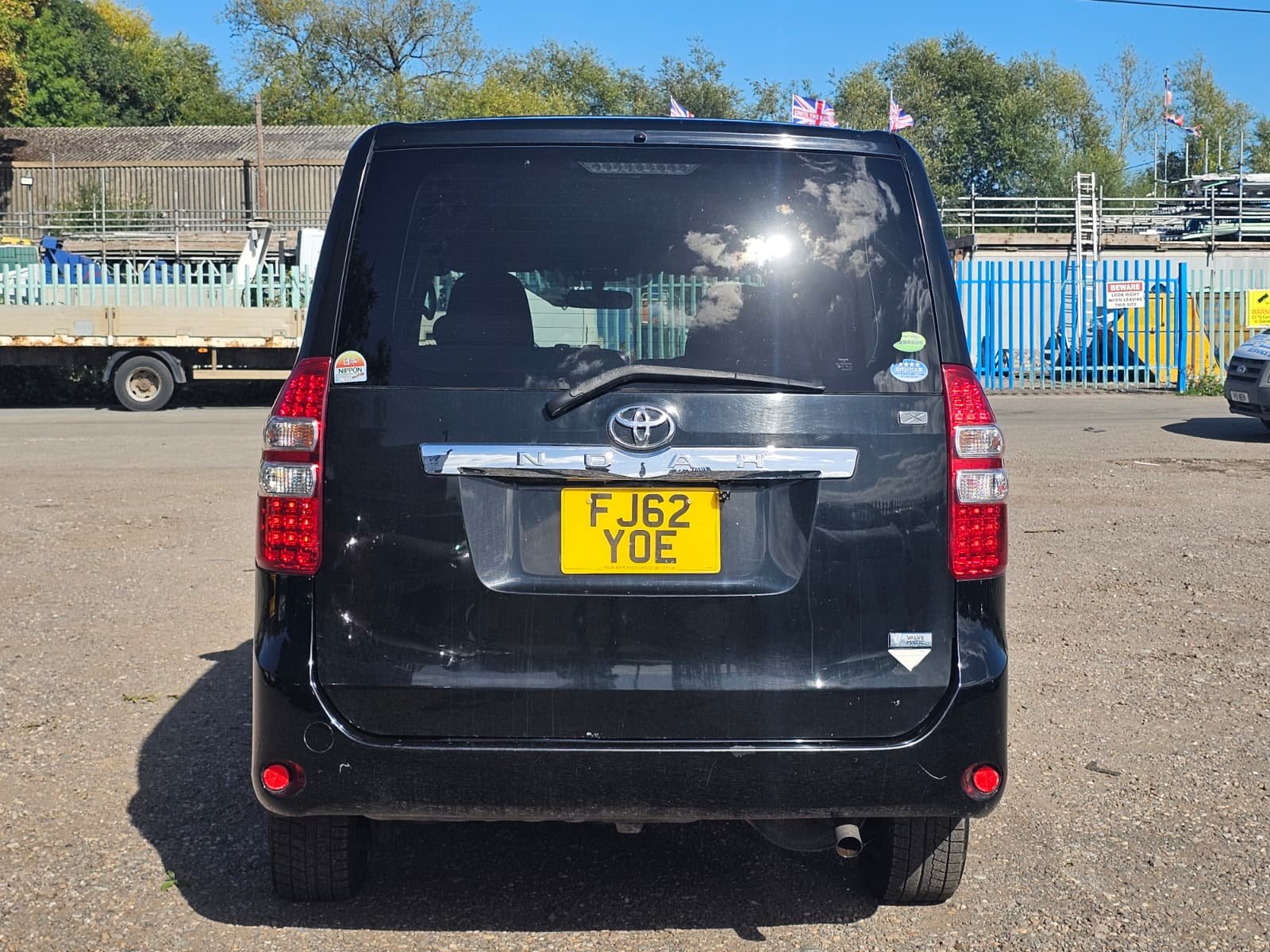 TOYOTA NOAH Voxy X 2.0L Automatic CVT 7 Seater MPV