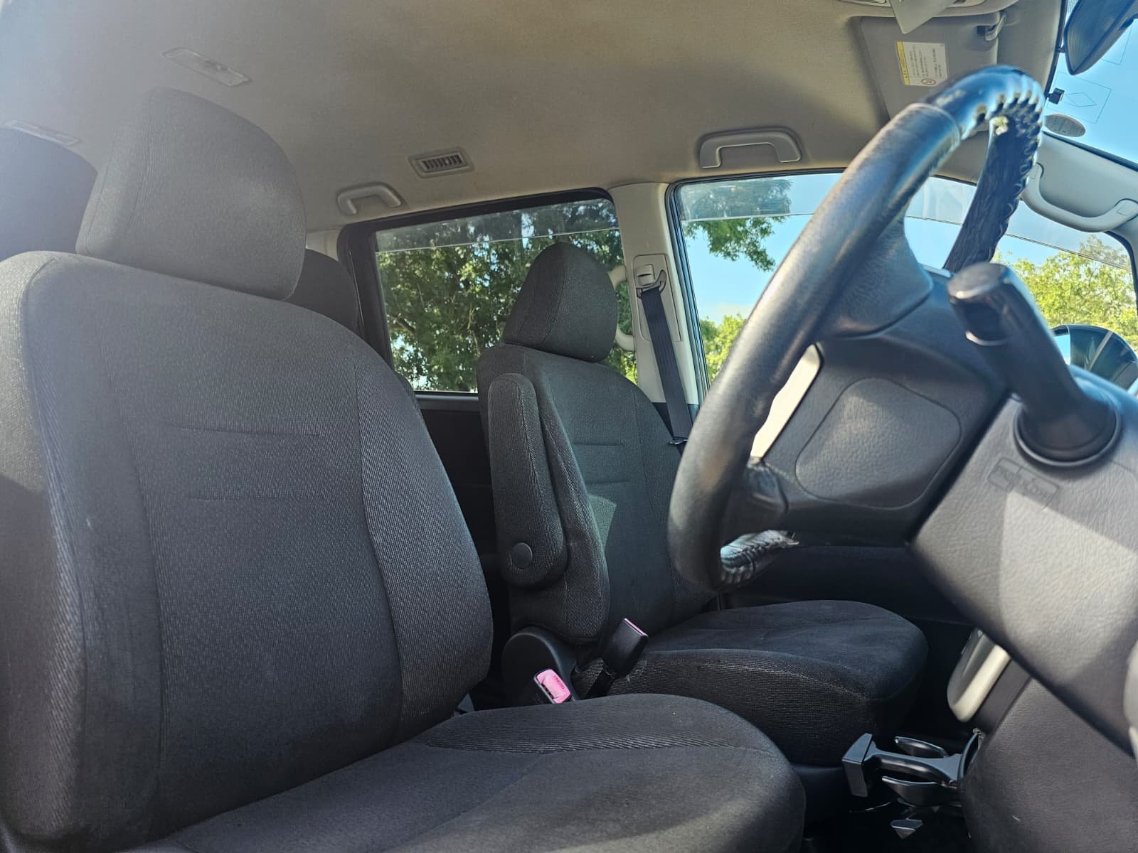 TOYOTA NOAH Voxy X 2.0L Automatic CVT 7 Seater MPV