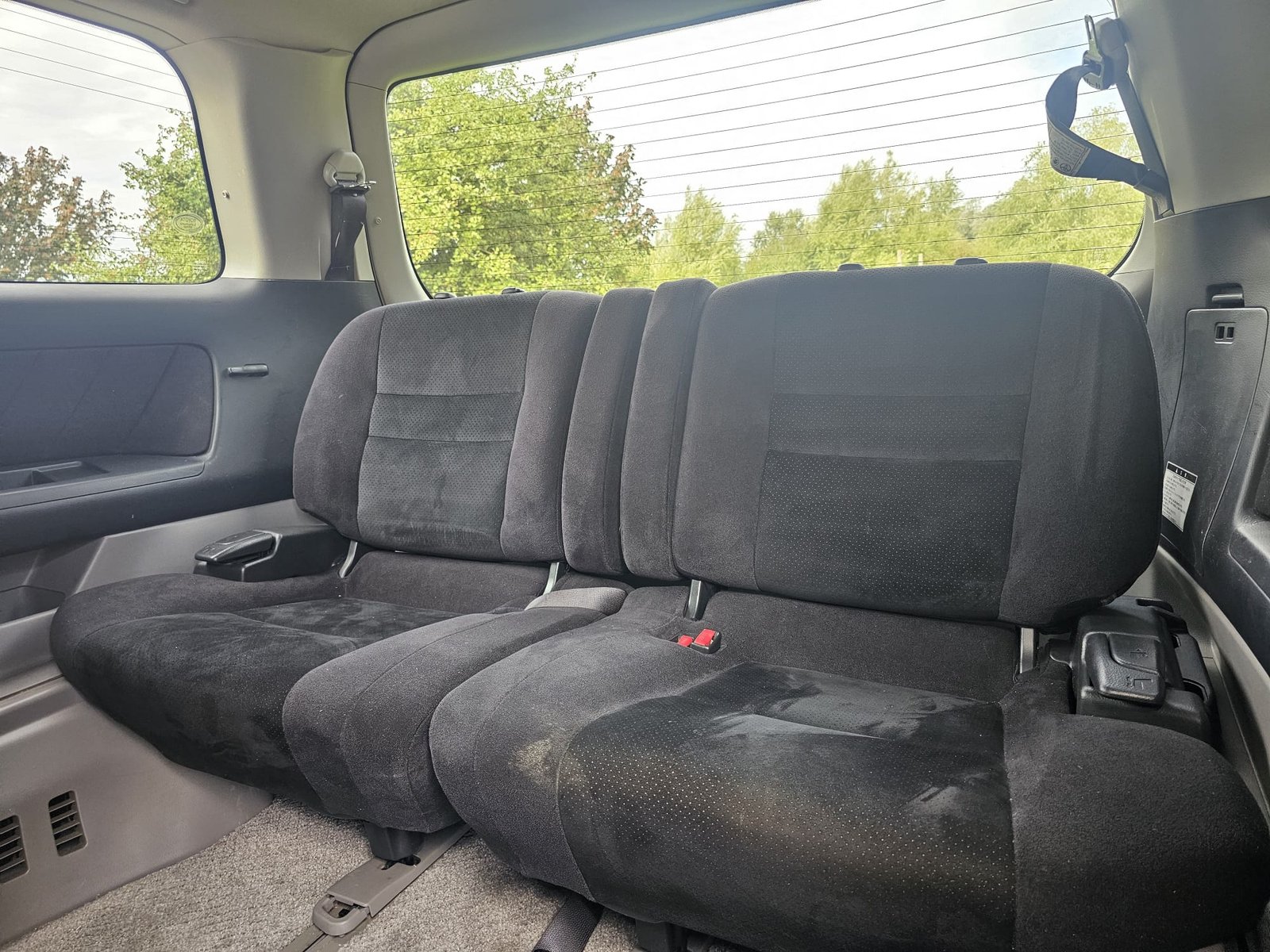TOYOTA ALPHARD 2.4L Auto CVT 8 Swivle Seater MPV