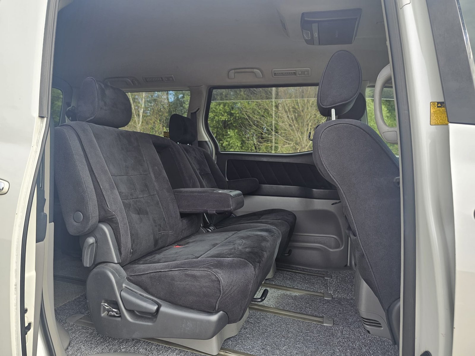 TOYOTA ALPHARD 2.4L Auto CVT 8 Swivle Seater MPV