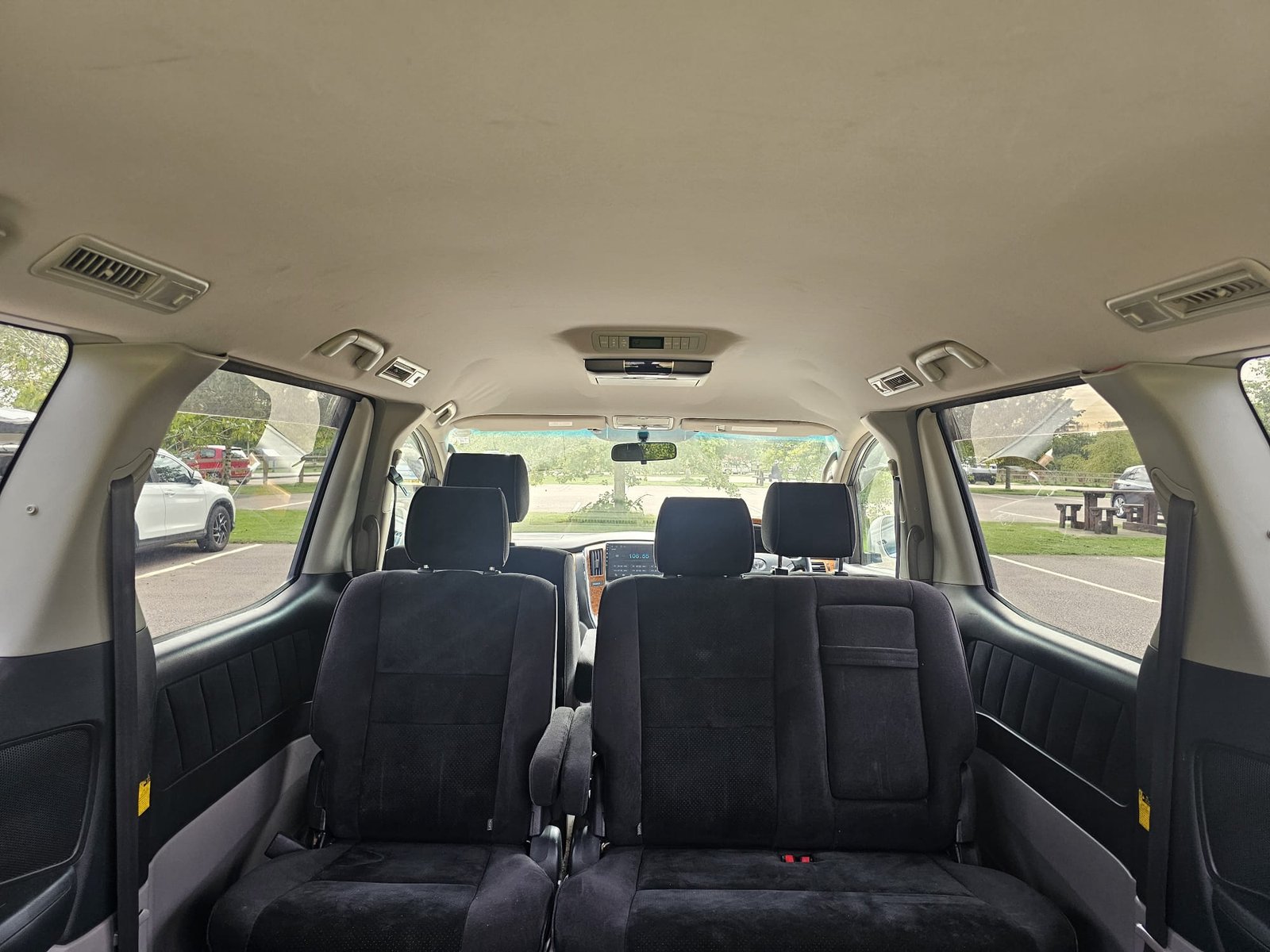 TOYOTA ALPHARD 2.4L Auto CVT 8 Swivle Seater MPV
