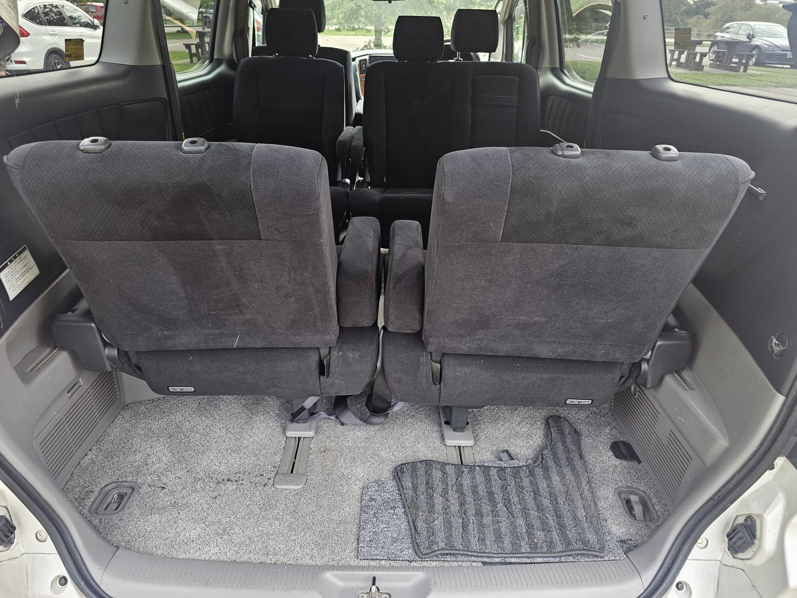 TOYOTA ALPHARD 2.4L Auto CVT 8 Swivle Seater MPV