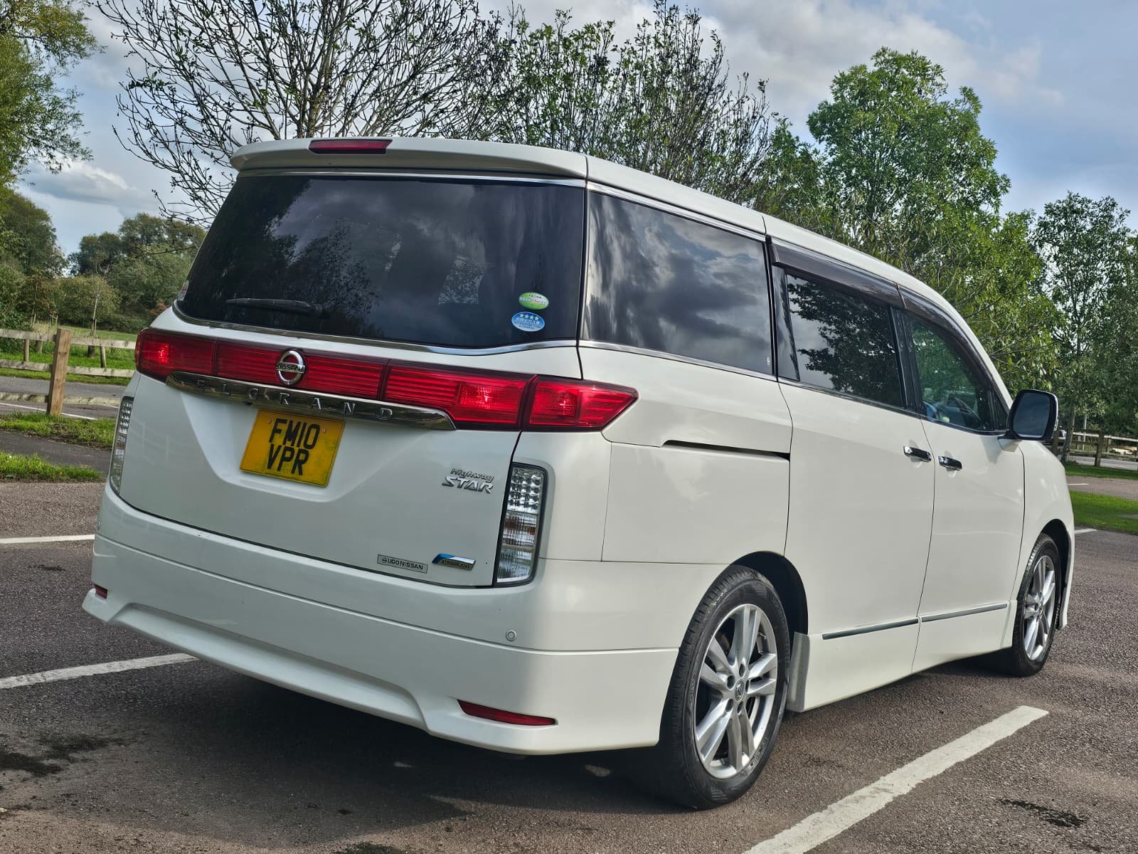 NISSAN ELGRAND Highway Star E52 3.5 V6 Xtronic Auto CVT 4X4 MPV