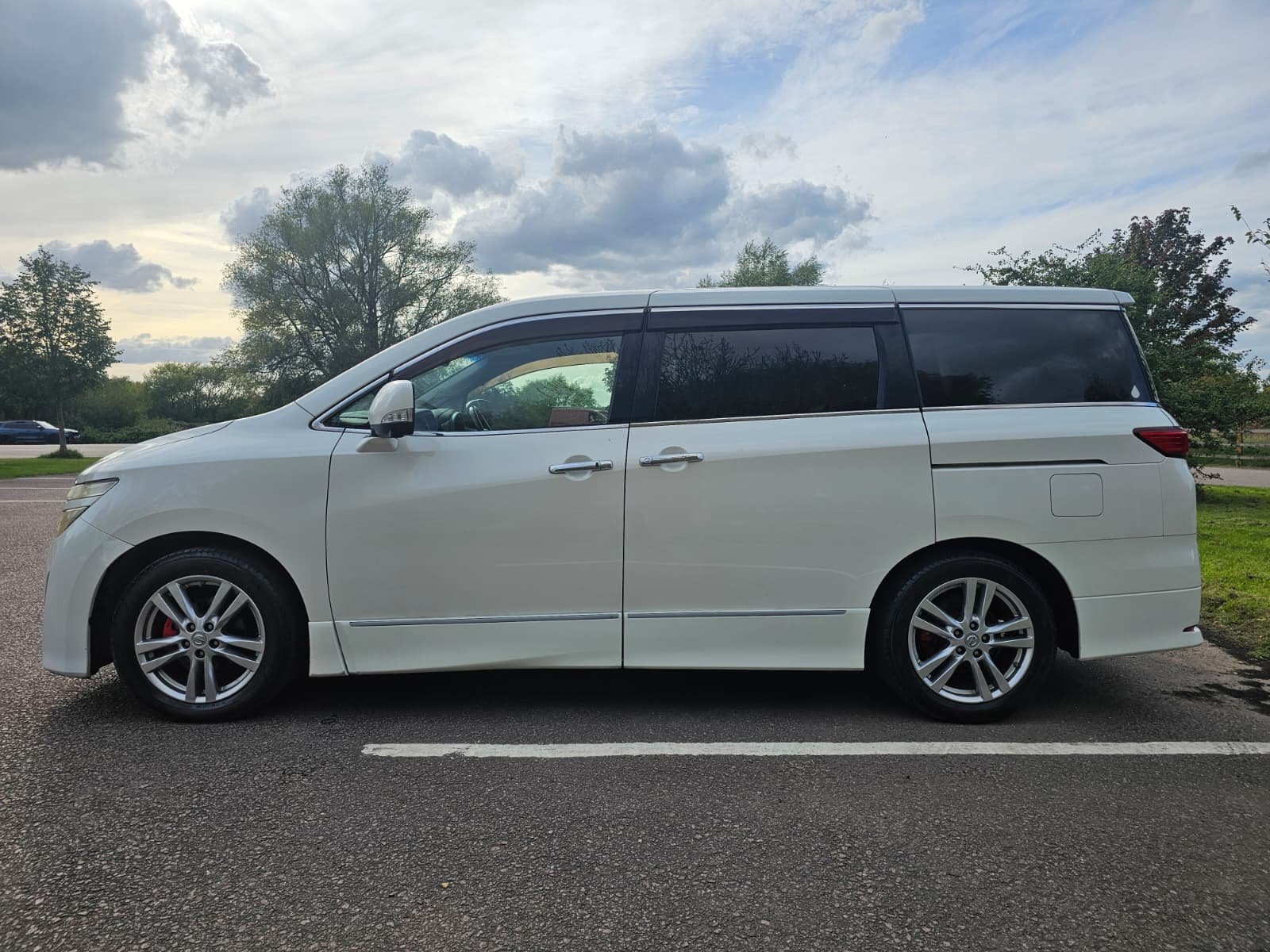 NISSAN ELGRAND Highway Star E52 3.5 V6 Xtronic Auto CVT 4X4 MPV