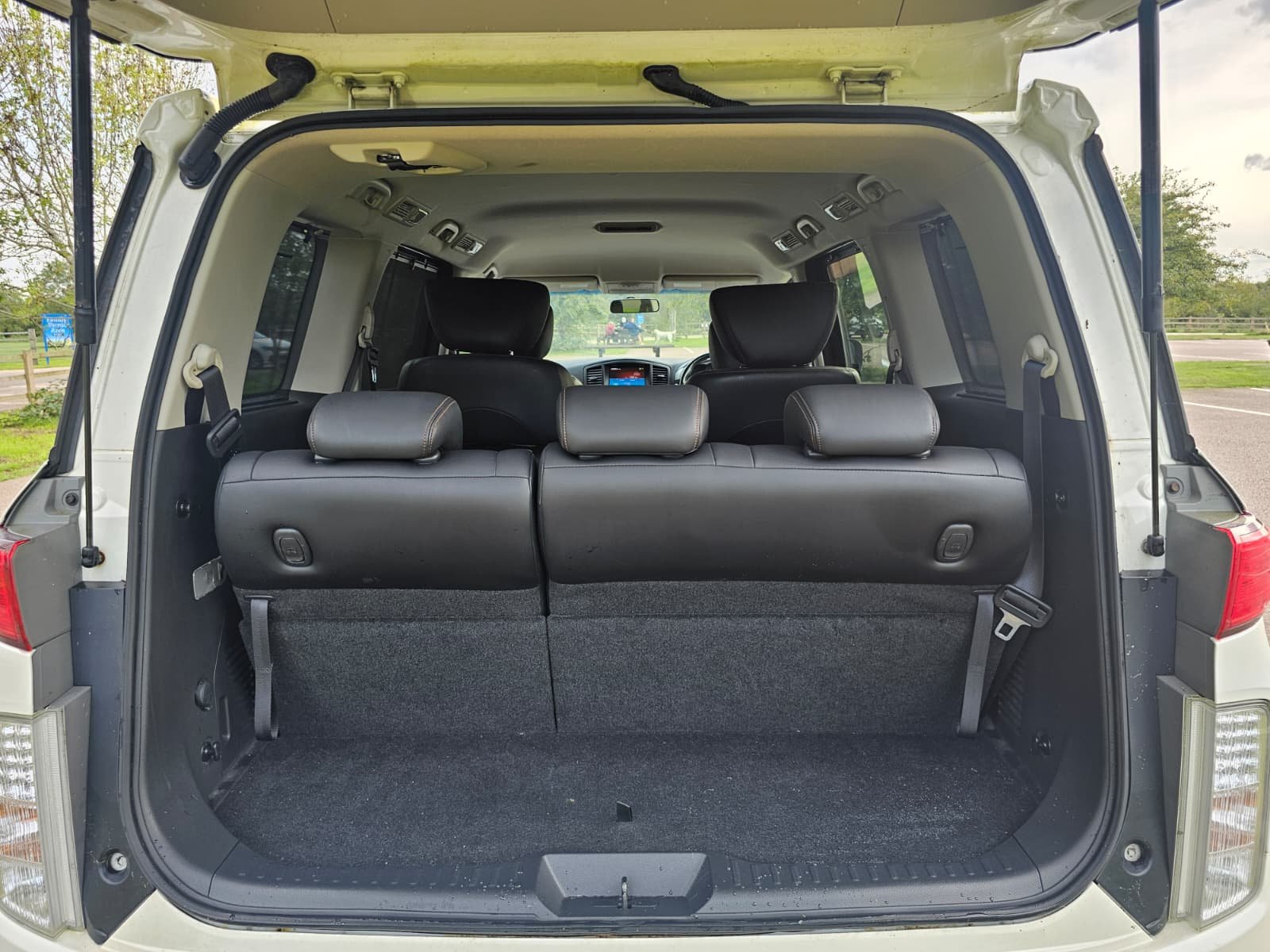 NISSAN ELGRAND Highway Star E52 3.5 V6 Xtronic Auto CVT 4X4 MPV