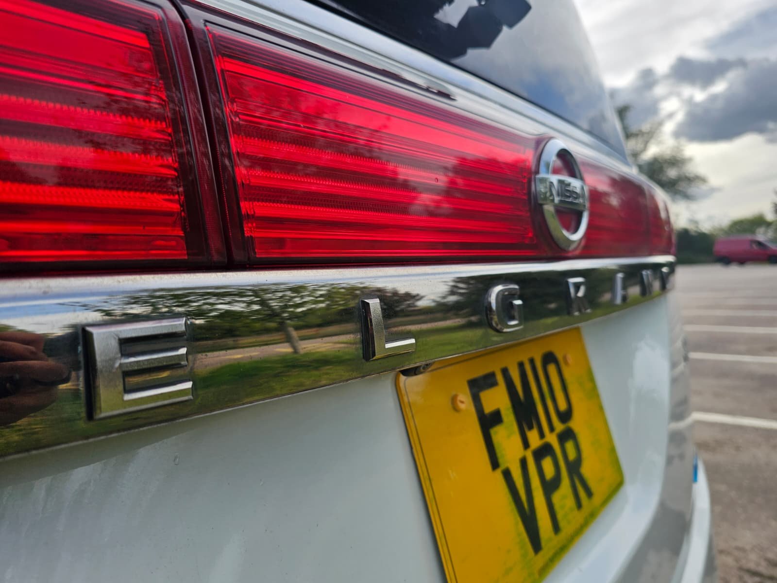 NISSAN ELGRAND Highway Star E52 3.5 V6 Xtronic Auto CVT 4X4 MPV