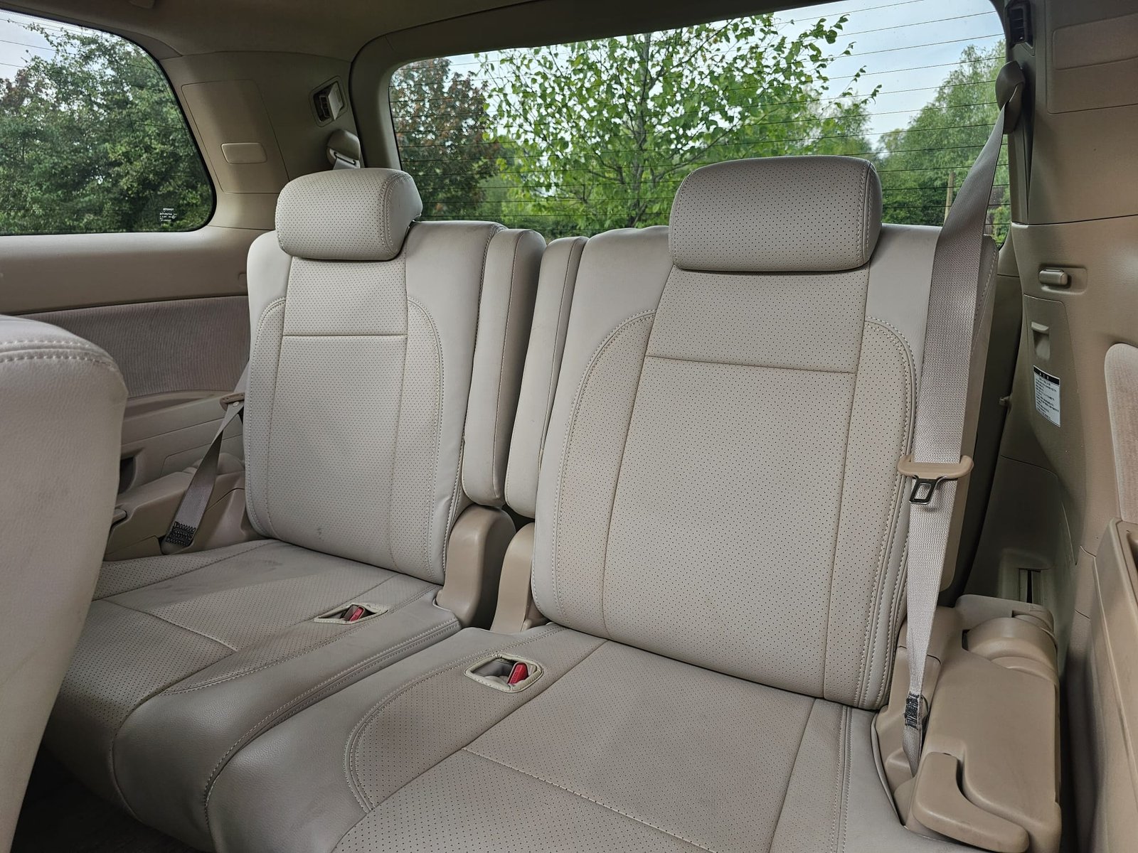 TOYOTA ALPHARD 2.4 Auto 7 Speed CVT Double Sunroof 8 Seater MPV