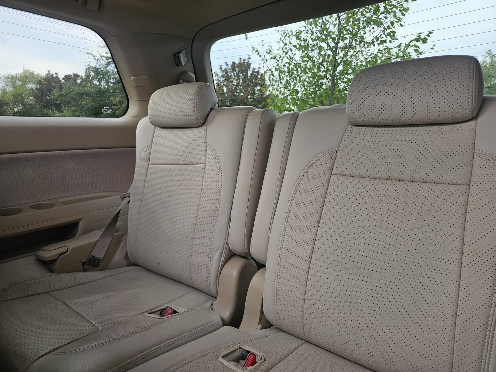 TOYOTA ALPHARD 2.4 Auto 7 Speed CVT Double Sunroof 8 Seater MPV