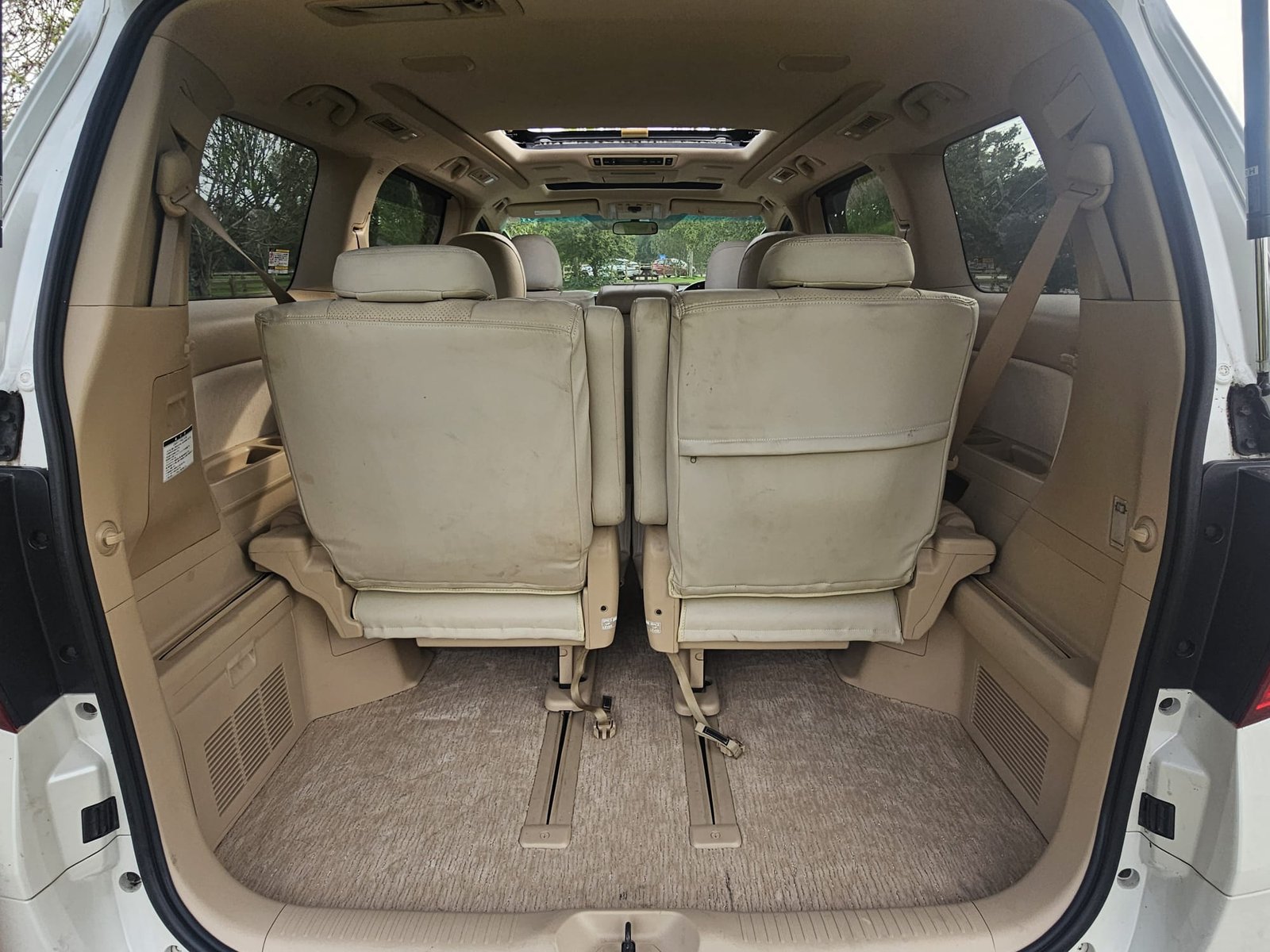 TOYOTA ALPHARD 2.4 Auto 7 Speed CVT Double Sunroof 8 Seater MPV
