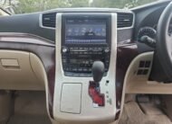 TOYOTA ALPHARD 2.4 Auto 7 Speed CVT Double Sunroof 8 Seater MPV