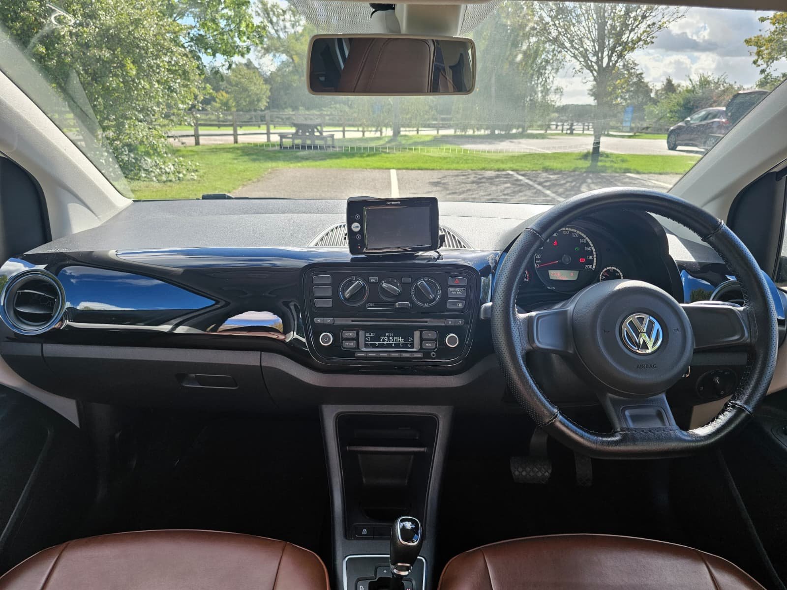 VOLKSWAGEN UP High Up! 1.0L Auto ASG 5dr