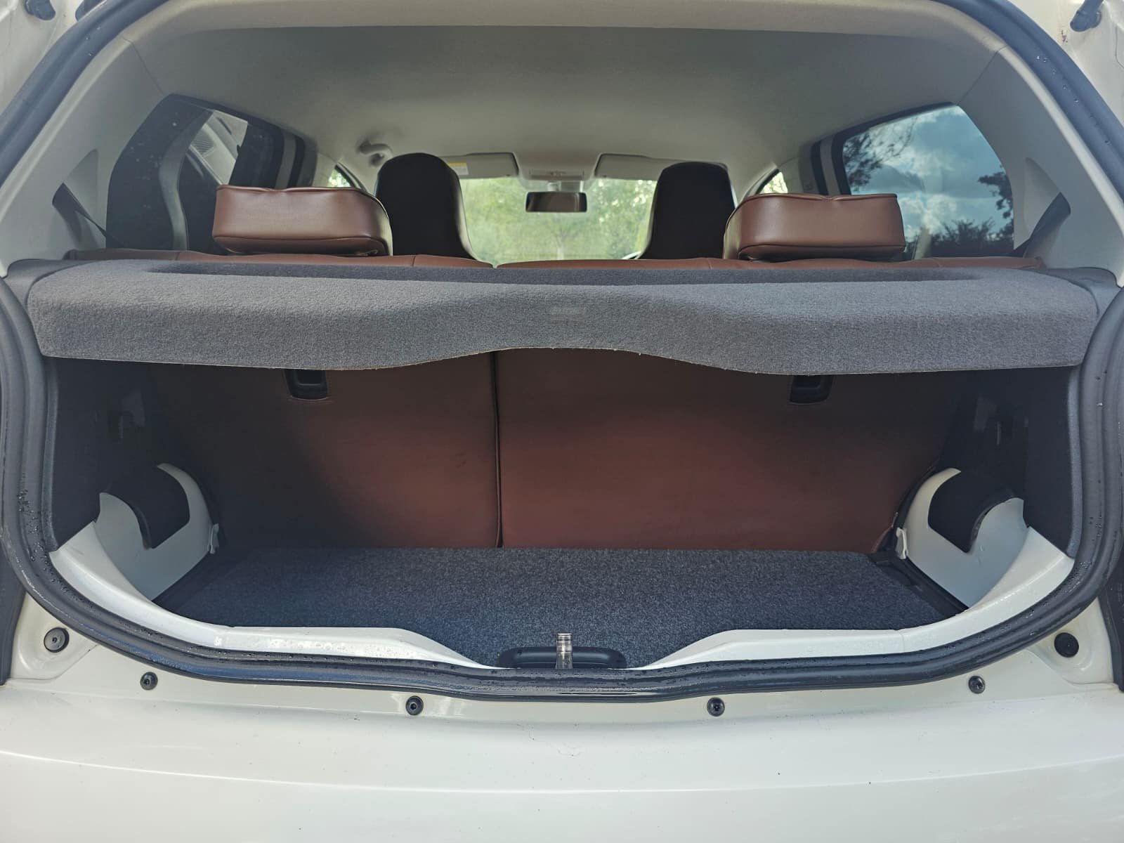 VOLKSWAGEN UP High Up! 1.0L Auto ASG 5dr