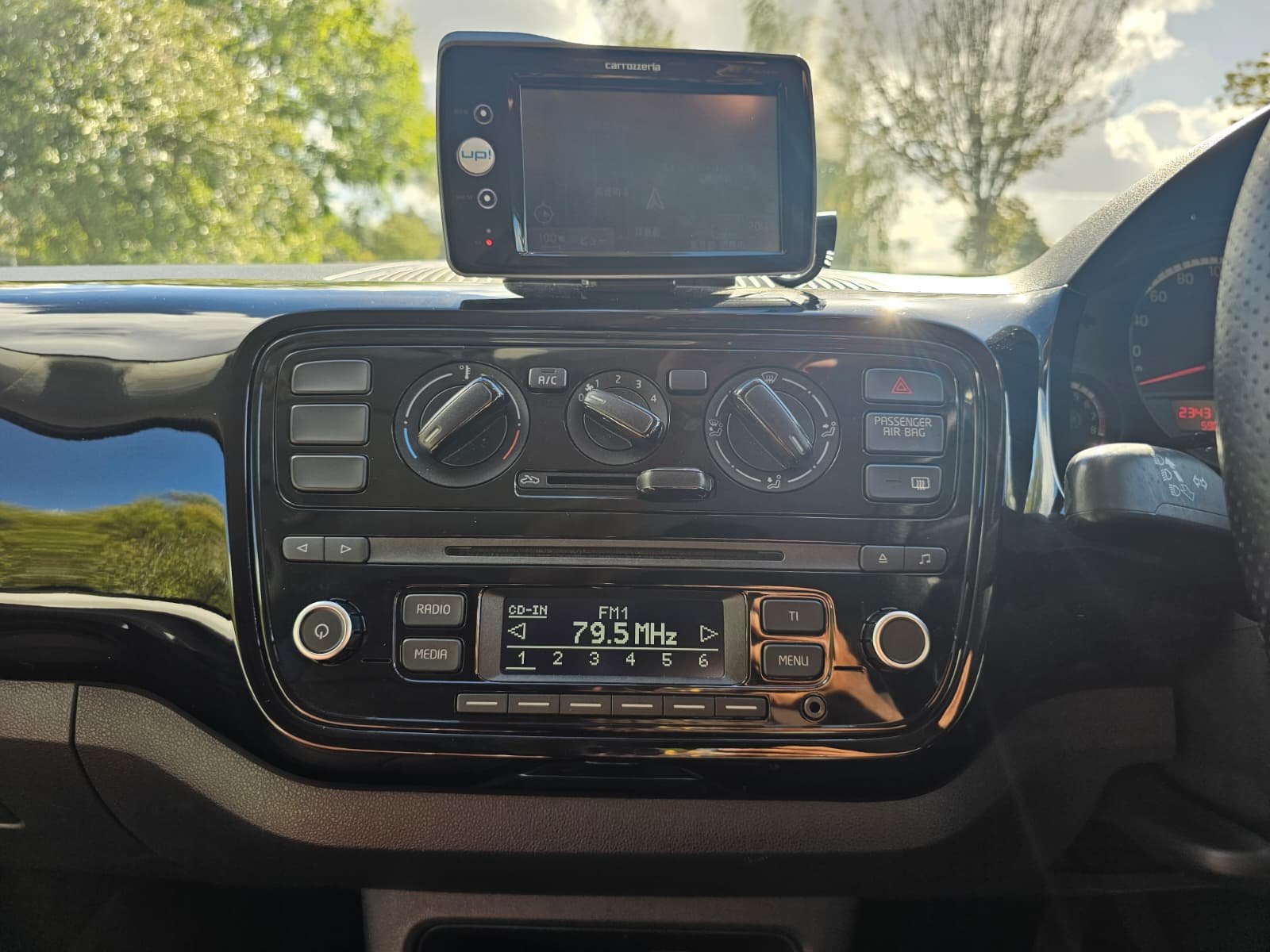 VOLKSWAGEN UP High Up! 1.0L Auto ASG 5dr