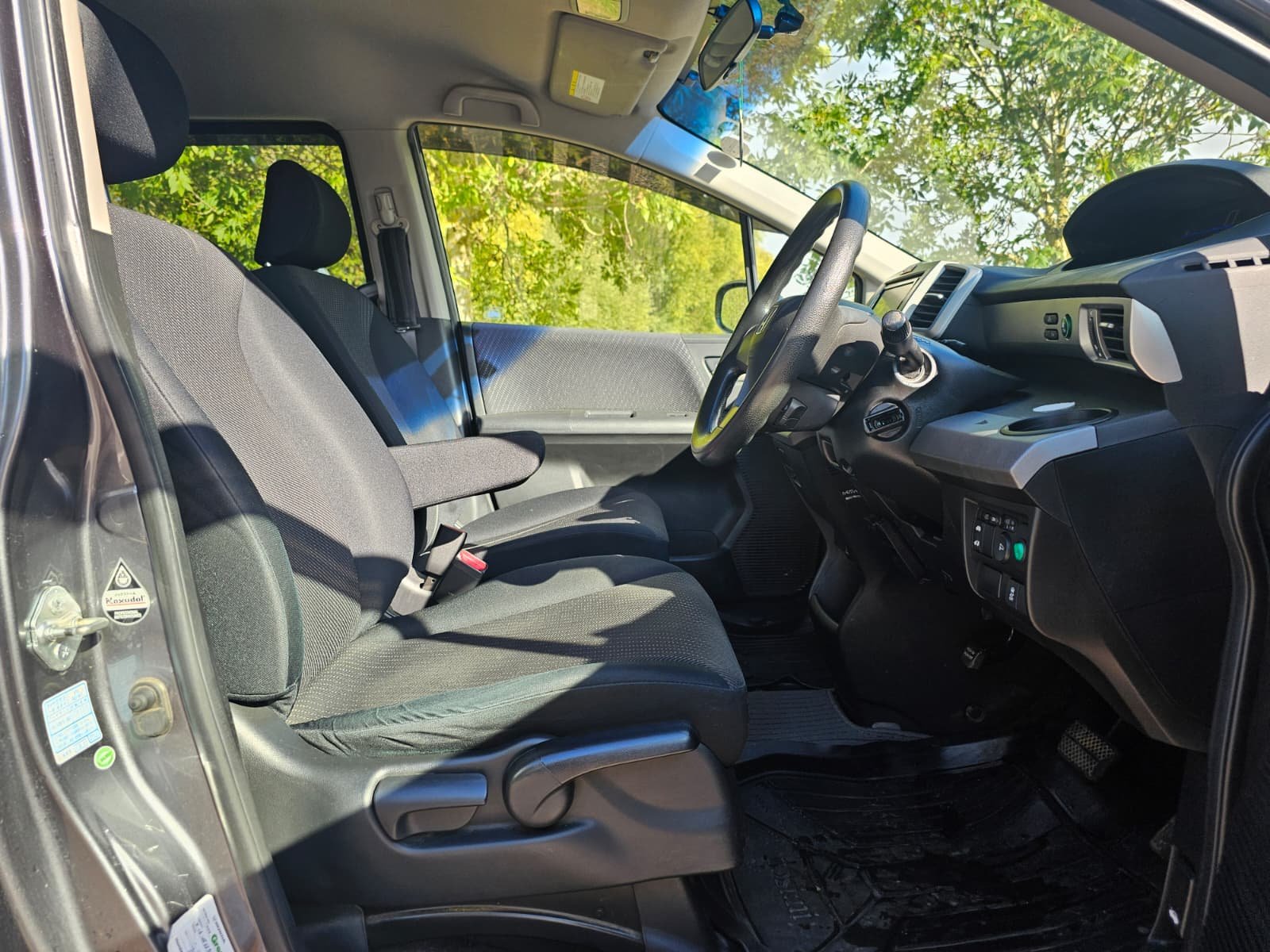 Honda Freed 1.5h EX IMA Automatic Hybrid 6 Seater MPV