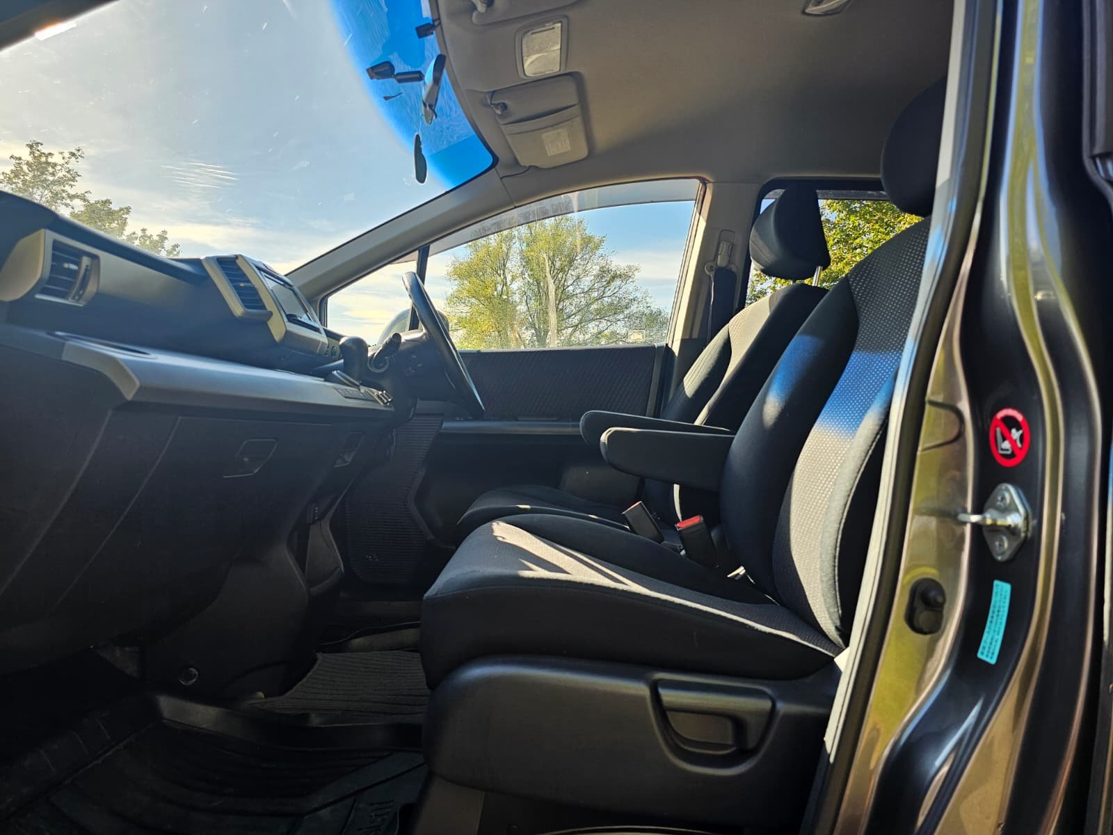 Honda Freed 1.5h EX IMA Automatic Hybrid 6 Seater MPV