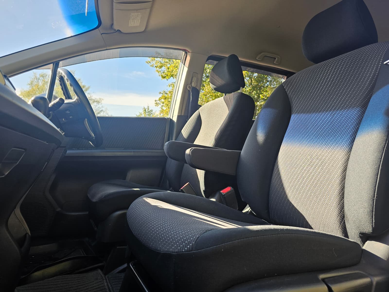 Honda Freed 1.5h EX IMA Automatic Hybrid 6 Seater MPV
