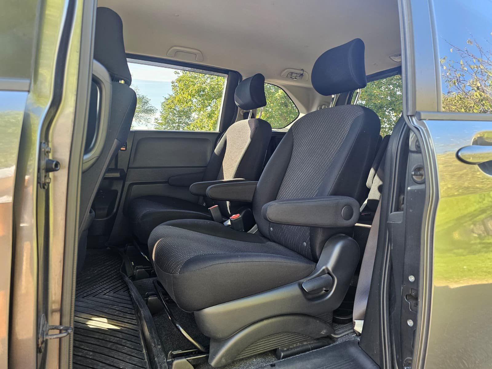 Honda Freed 1.5h EX IMA Automatic Hybrid 6 Seater MPV