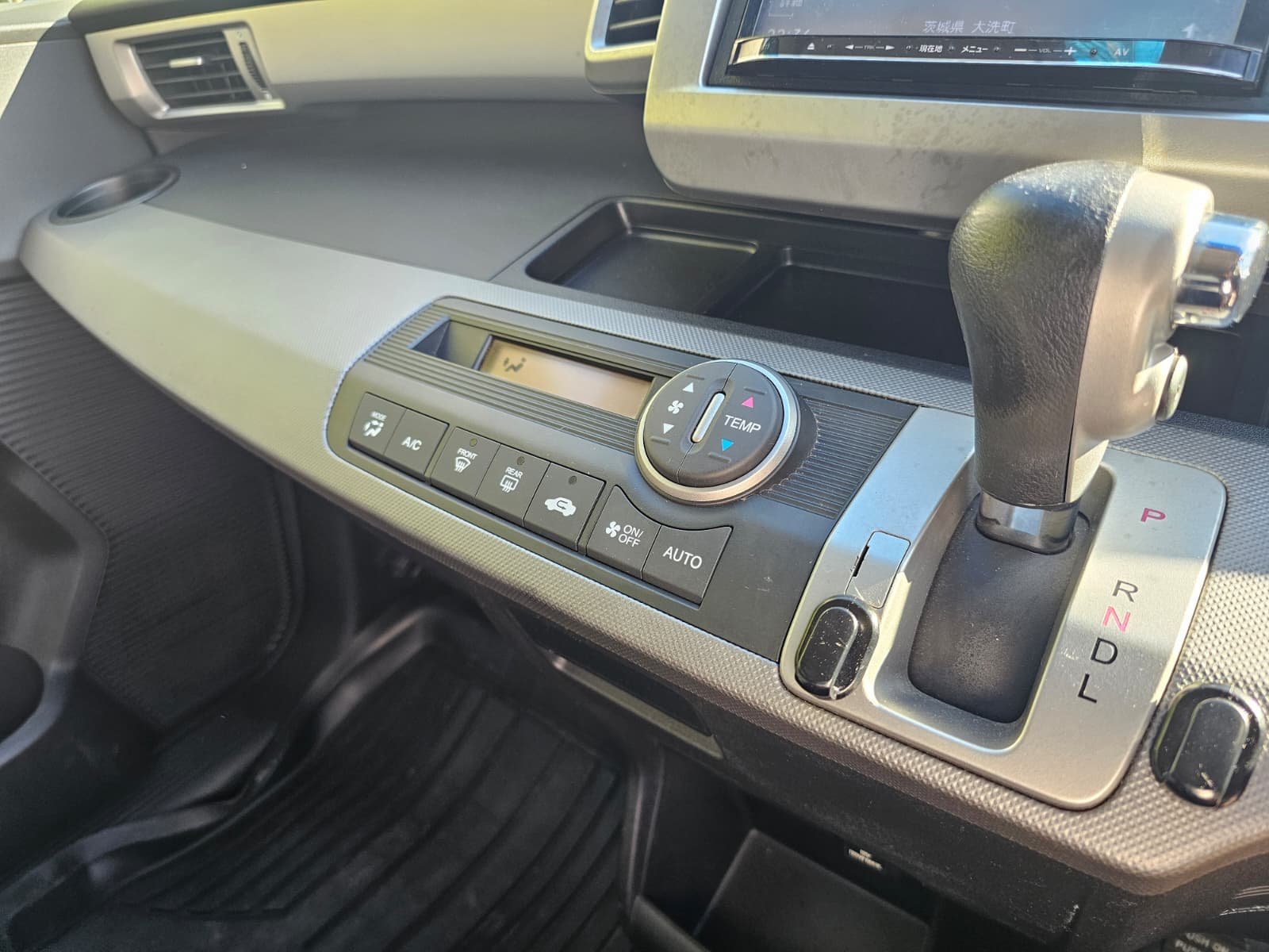 Honda Freed 1.5h EX IMA Automatic Hybrid 6 Seater MPV