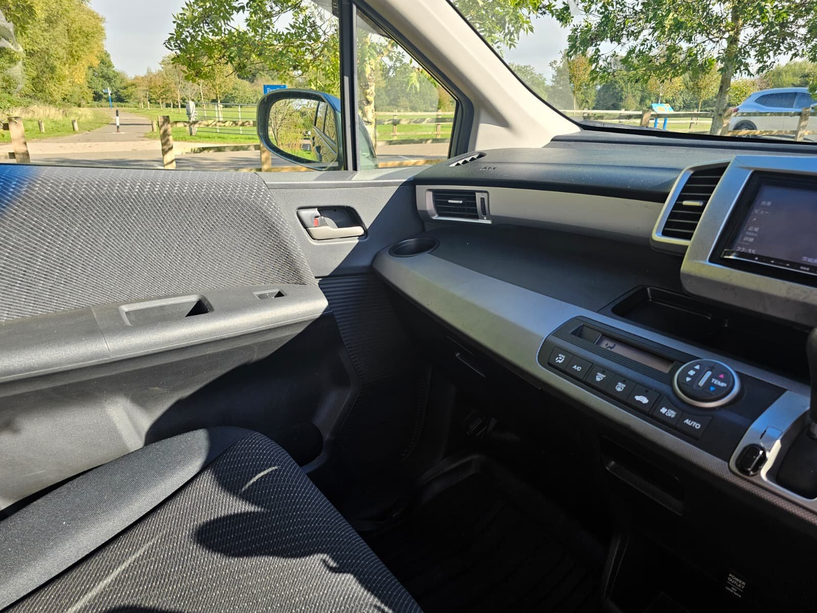 Honda Freed 1.5h EX IMA Automatic Hybrid 6 Seater MPV