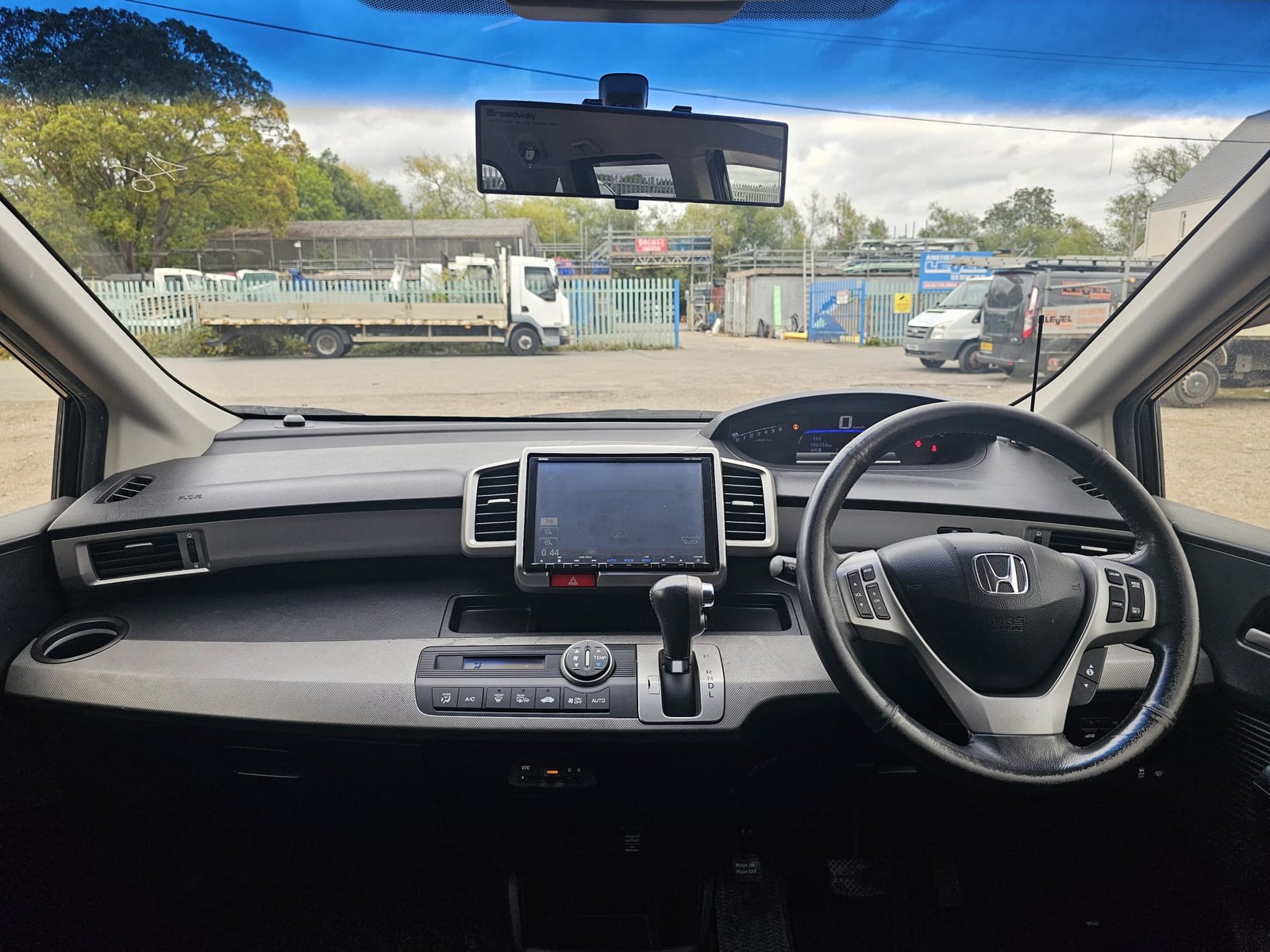 Honda Freed 1.5h EX IMA Automatic Hybrid 7 Seater MPV