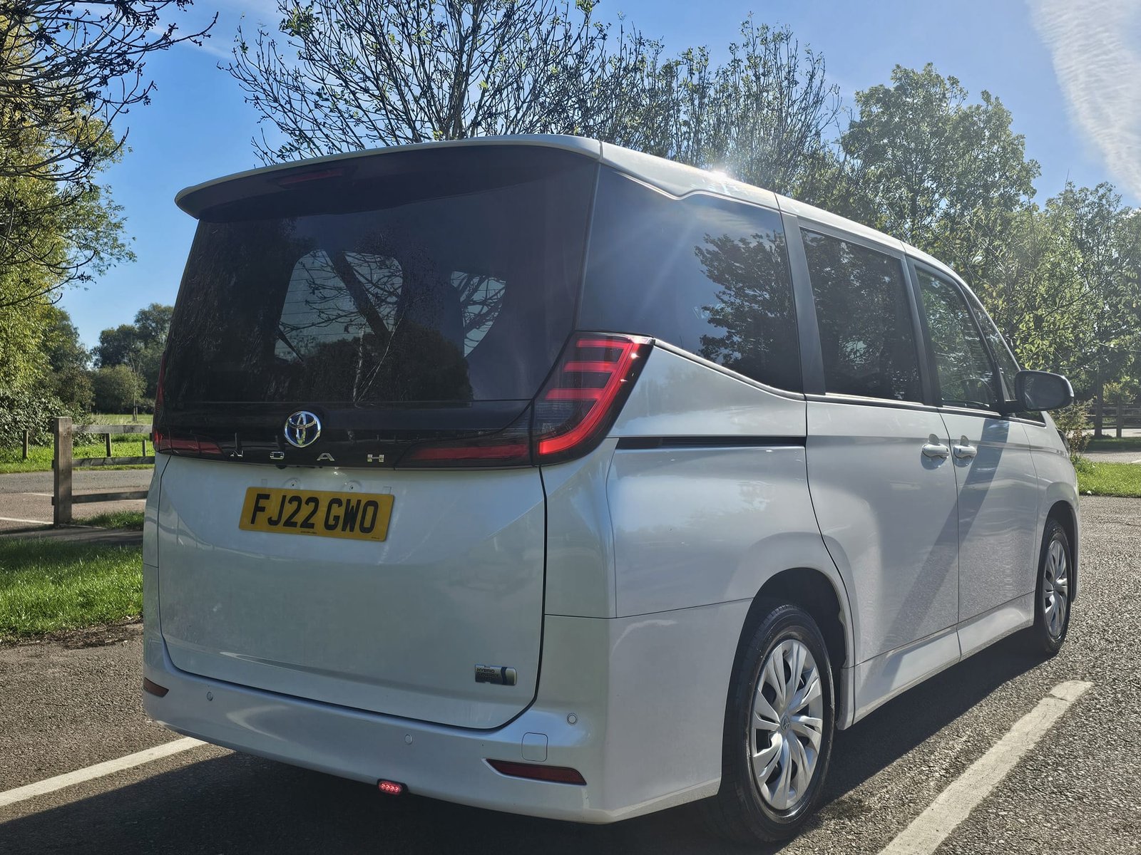 Toyota Noah 1.8h Auto Hybrid 8 Seater MPV ACC