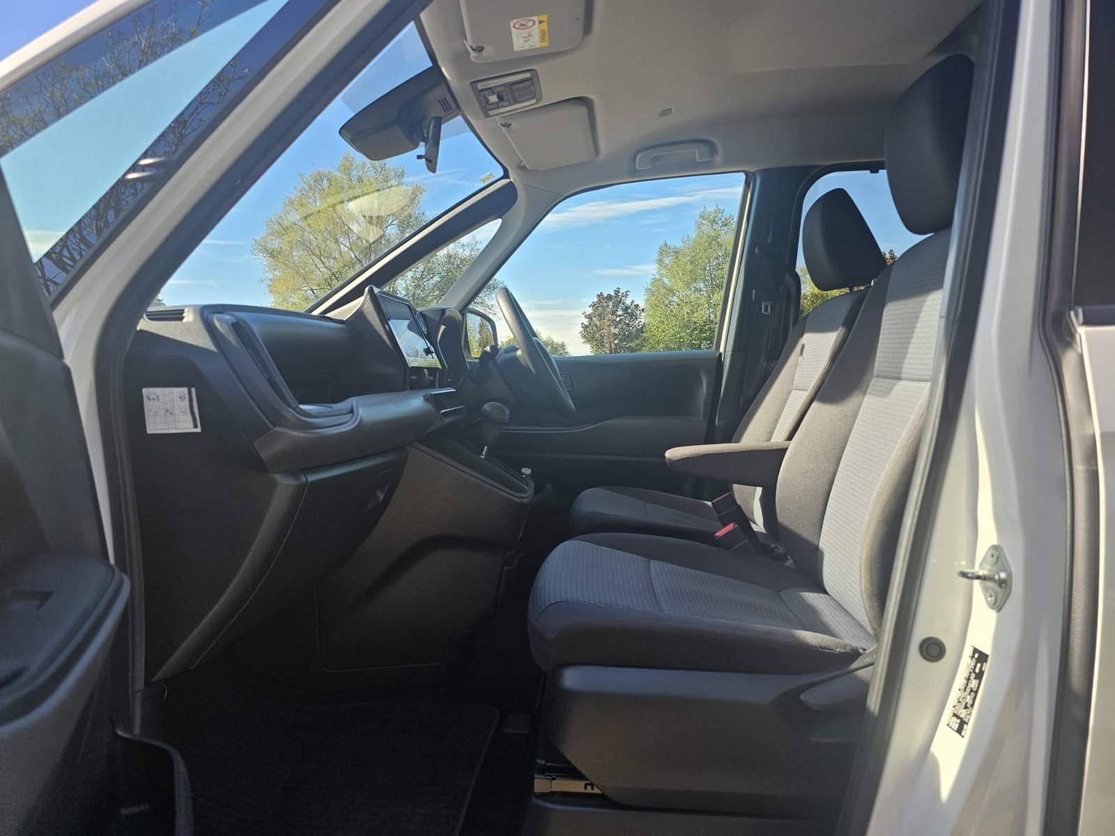 Toyota Noah 1.8h Auto Hybrid 8 Seater MPV ACC