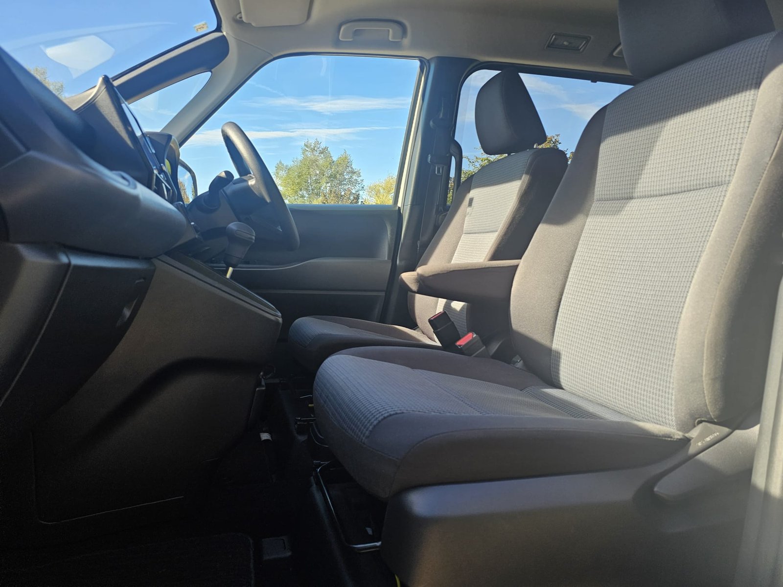 Toyota Noah 1.8h Auto Hybrid 8 Seater MPV ACC