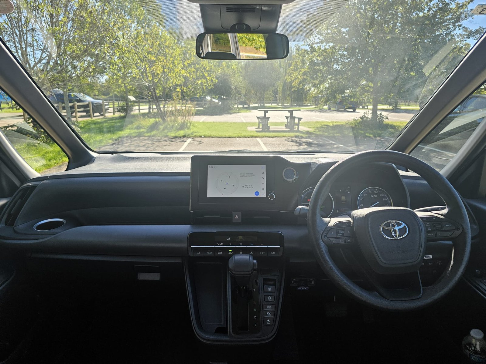 Toyota Noah 1.8h Auto Hybrid 8 Seater MPV ACC