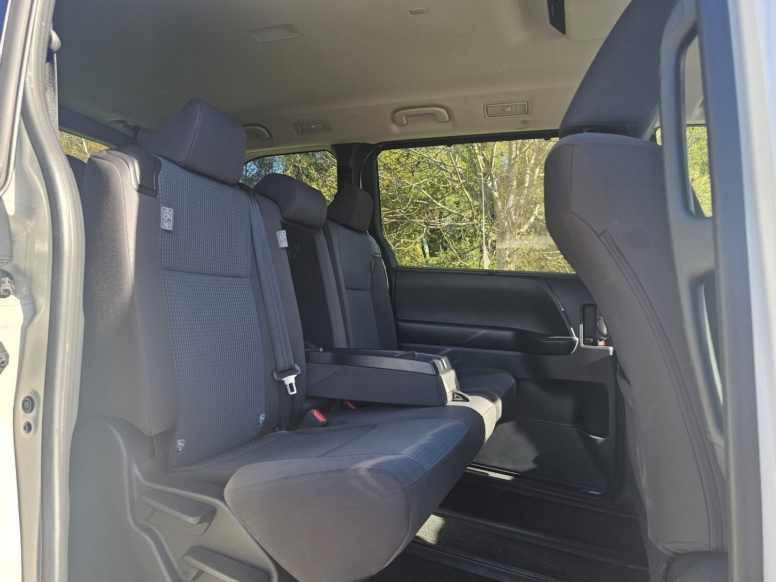 Toyota Noah 1.8h Auto Hybrid 8 Seater MPV ACC