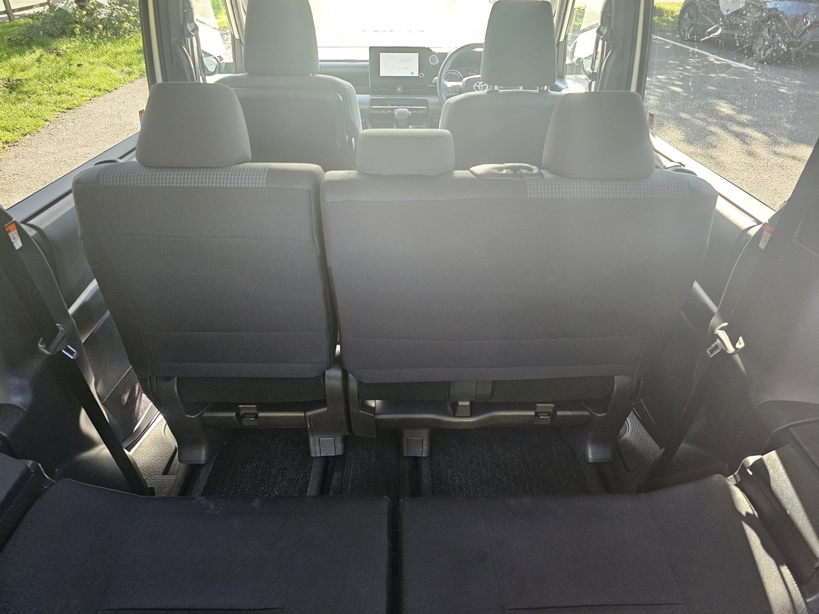 Toyota Noah 1.8h Auto Hybrid 8 Seater MPV ACC