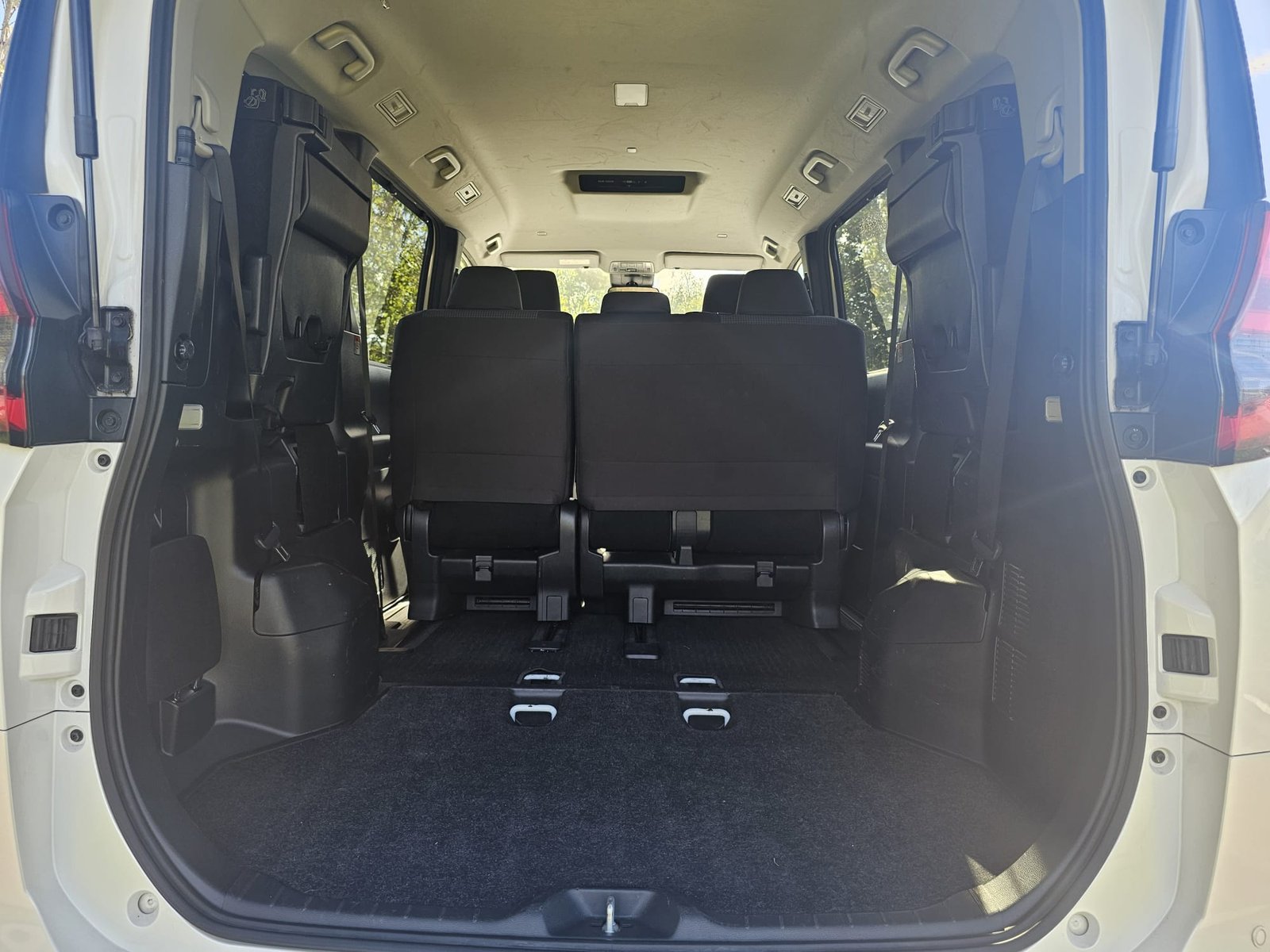 Toyota Noah 1.8h Auto Hybrid 8 Seater MPV ACC