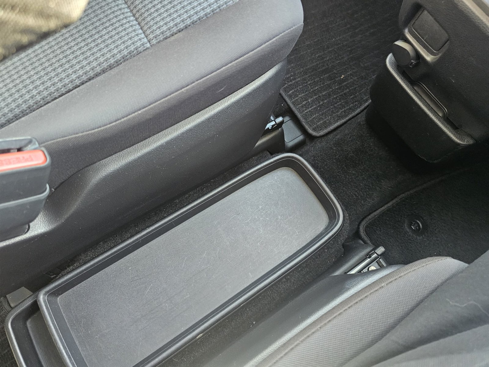Toyota Noah 1.8h Auto Hybrid 8 Seater MPV ACC