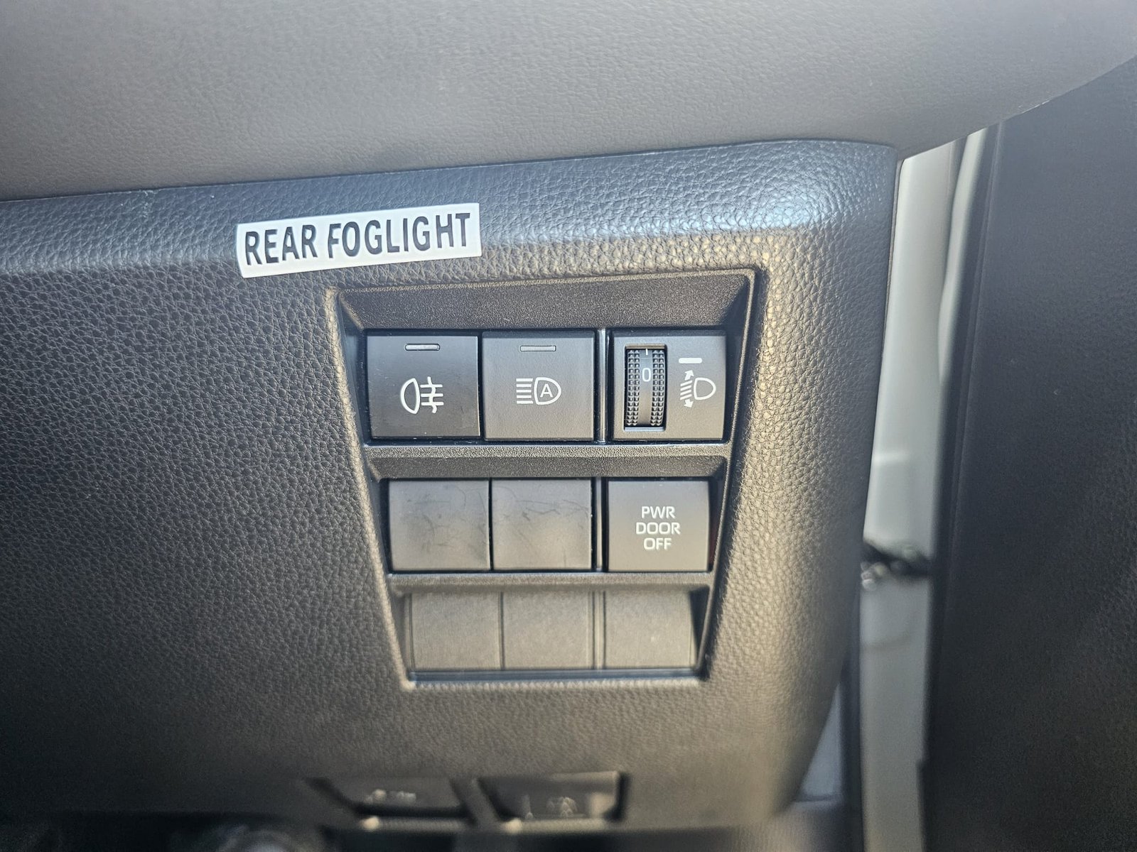 Toyota Noah 1.8h Auto Hybrid 8 Seater MPV ACC