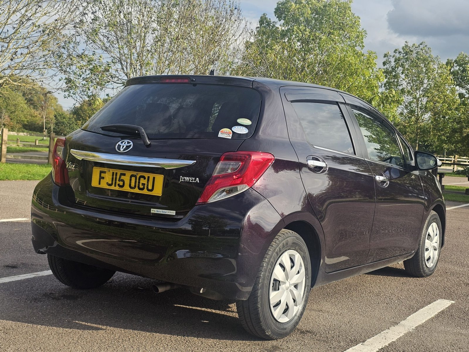TOYOTA YARIS Vitz Jewela Edition 1.33L Automatic 5dr Hatchback