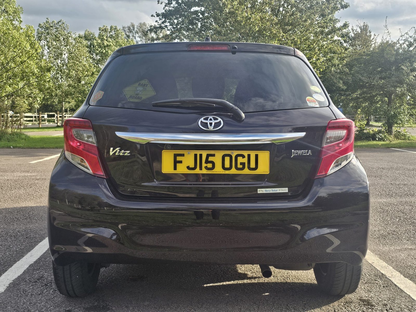 TOYOTA YARIS Vitz Jewela Edition 1.33L Automatic 5dr Hatchback