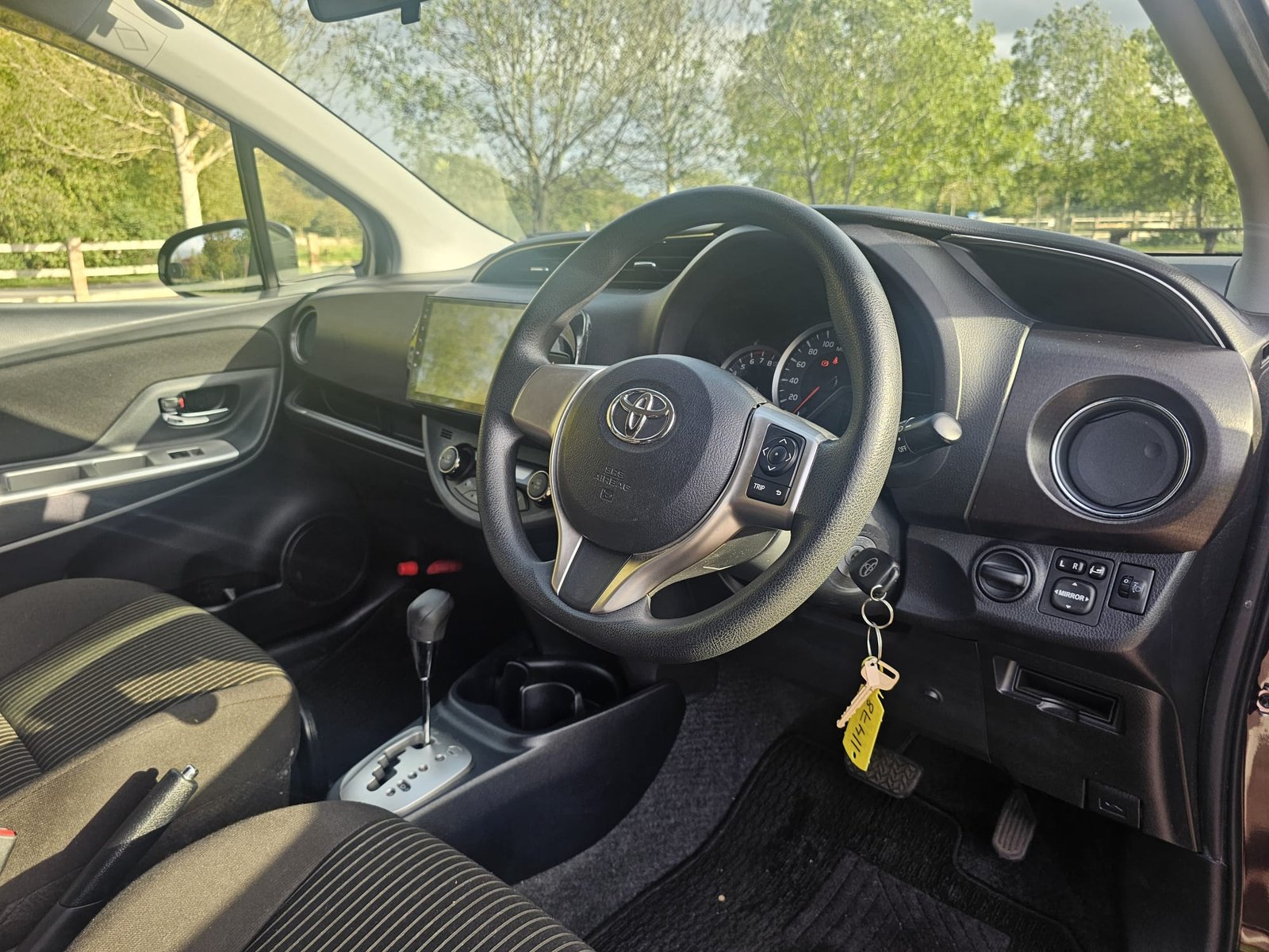 TOYOTA YARIS Vitz Jewela Edition 1.33L Automatic 5dr Hatchback