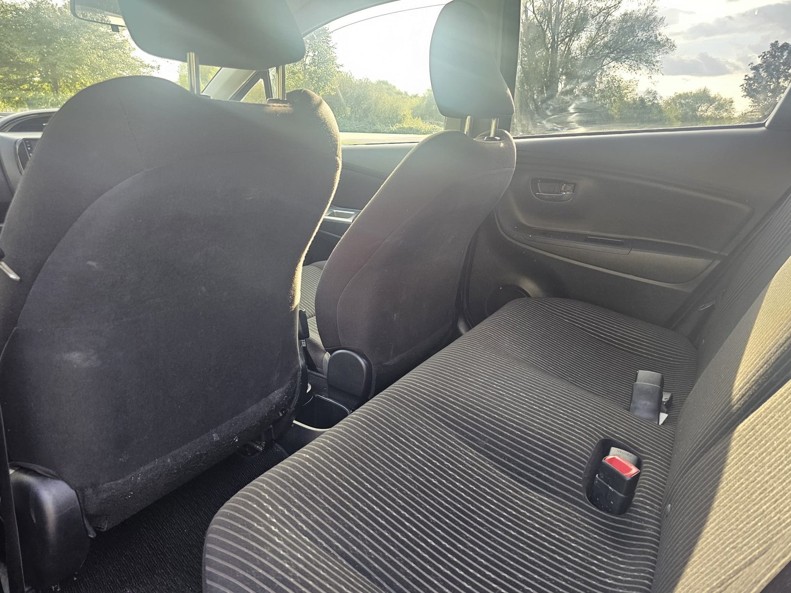 TOYOTA YARIS Vitz Jewela Edition 1.33L Automatic 5dr Hatchback