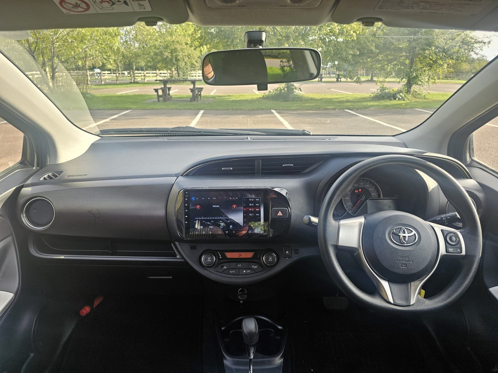 TOYOTA YARIS Vitz Jewela Edition 1.33L Automatic 5dr Hatchback