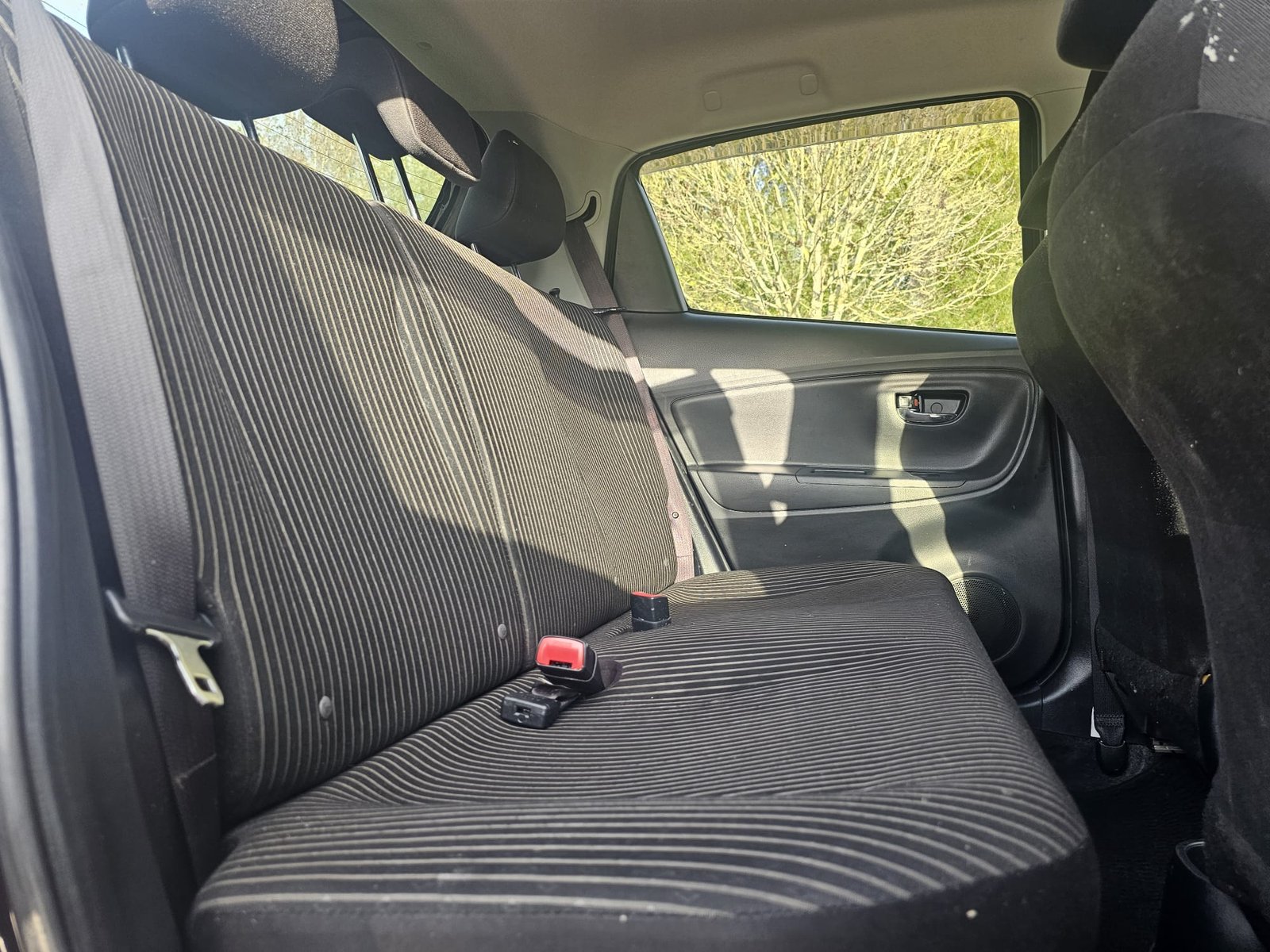 TOYOTA YARIS Vitz Jewela Edition 1.33L Automatic 5dr Hatchback
