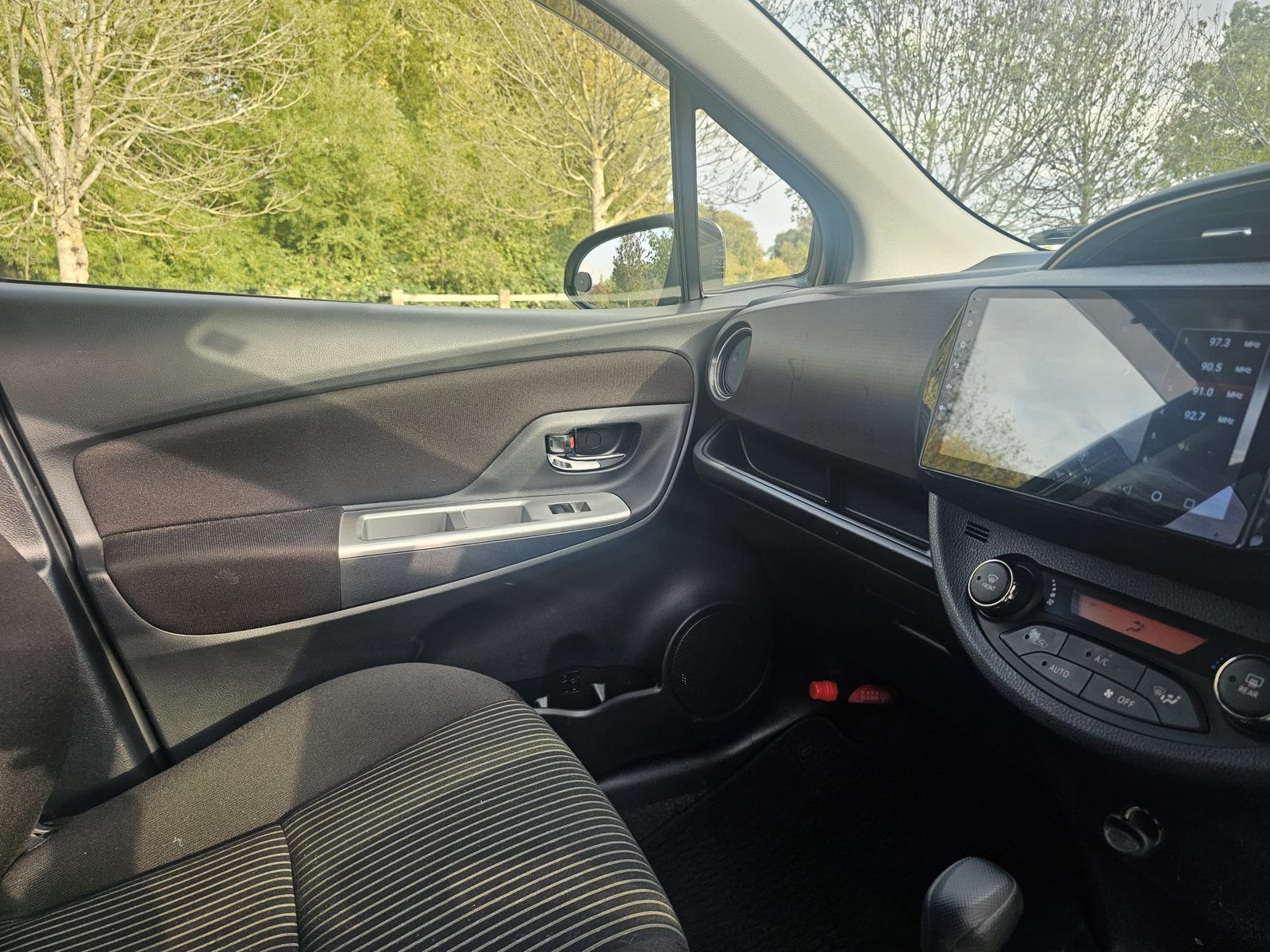 TOYOTA YARIS Vitz Jewela Edition 1.33L Automatic 5dr Hatchback