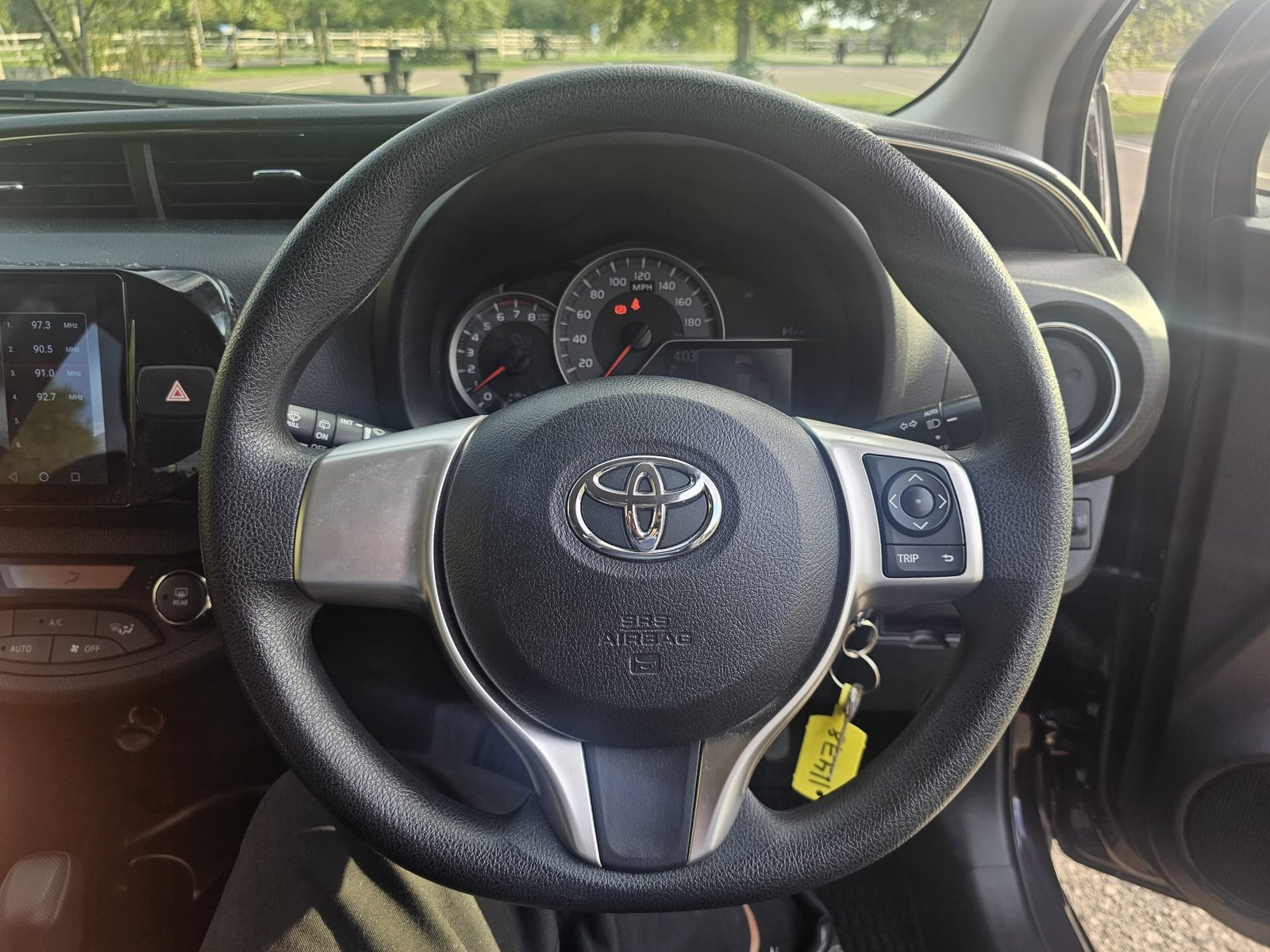 TOYOTA YARIS Vitz Jewela Edition 1.33L Automatic 5dr Hatchback