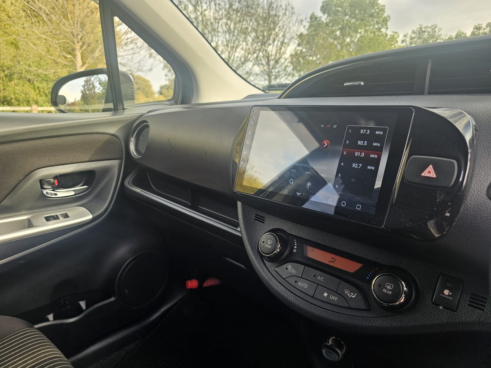 TOYOTA YARIS Vitz Jewela Edition 1.33L Automatic 5dr Hatchback
