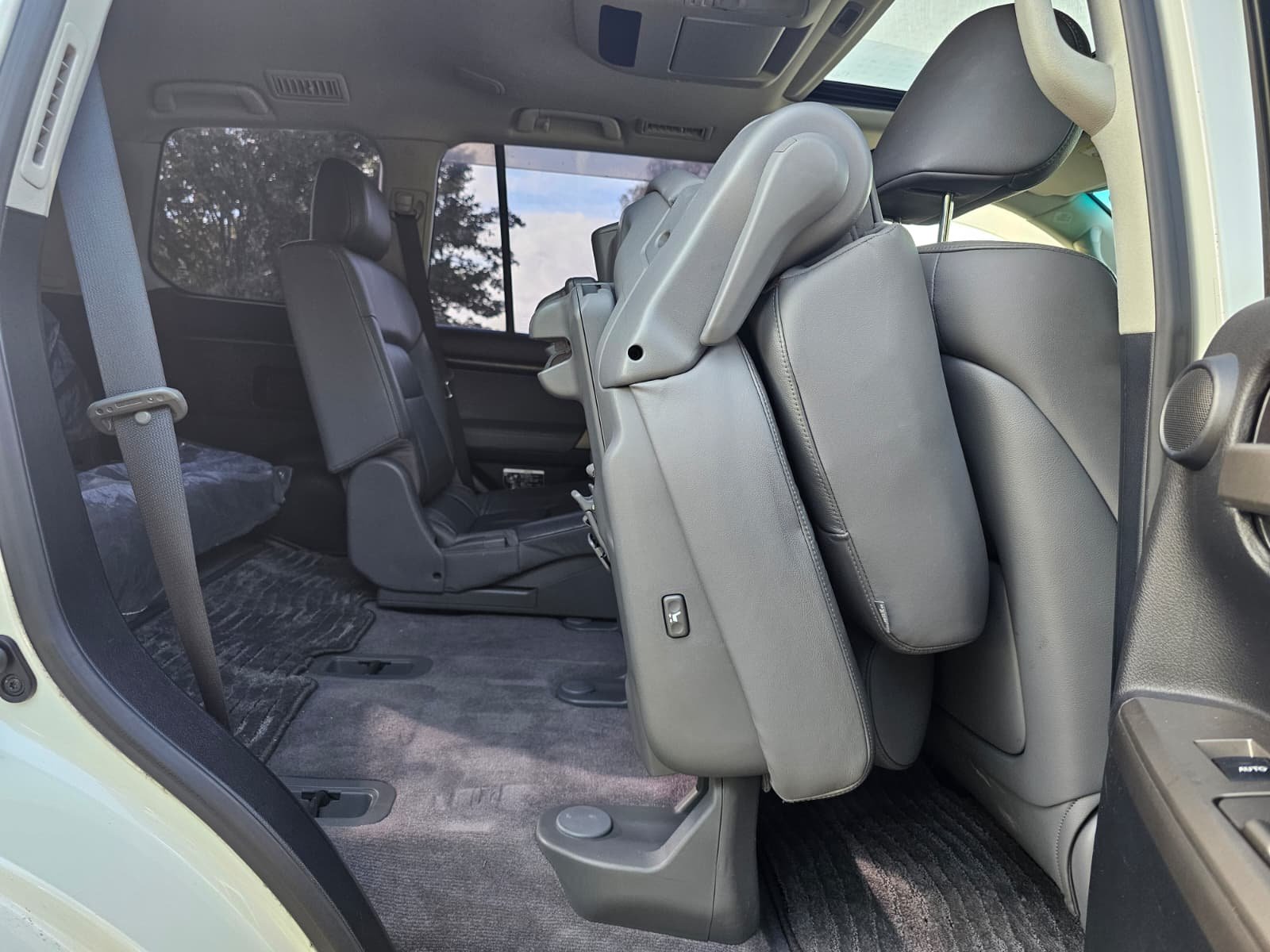 TOYOTA LAND CRUISER Prado Amazon ZX 4.6 V8 Petrol Auto 5dr 8 Seater