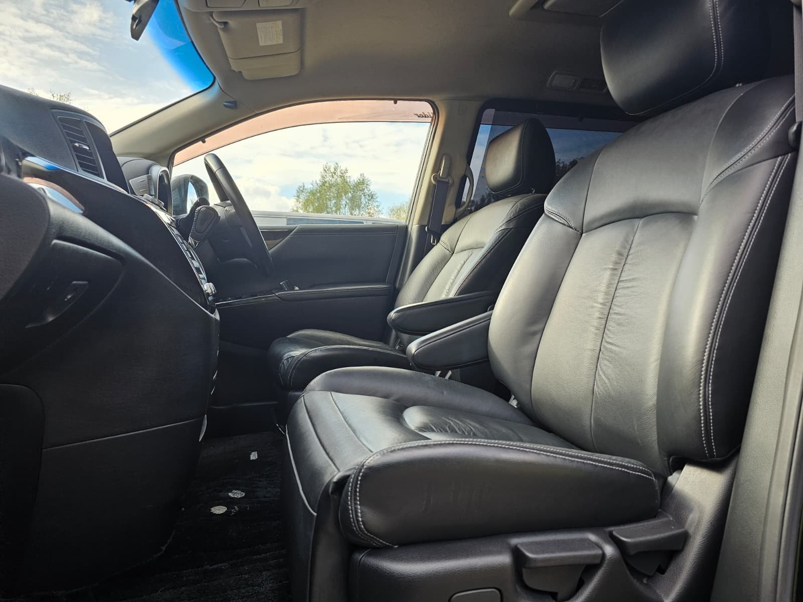NISSAN ELGRAND Rider Autech E52 3.5 V6 Xtronic Auto 7 Luxury Seater MPV